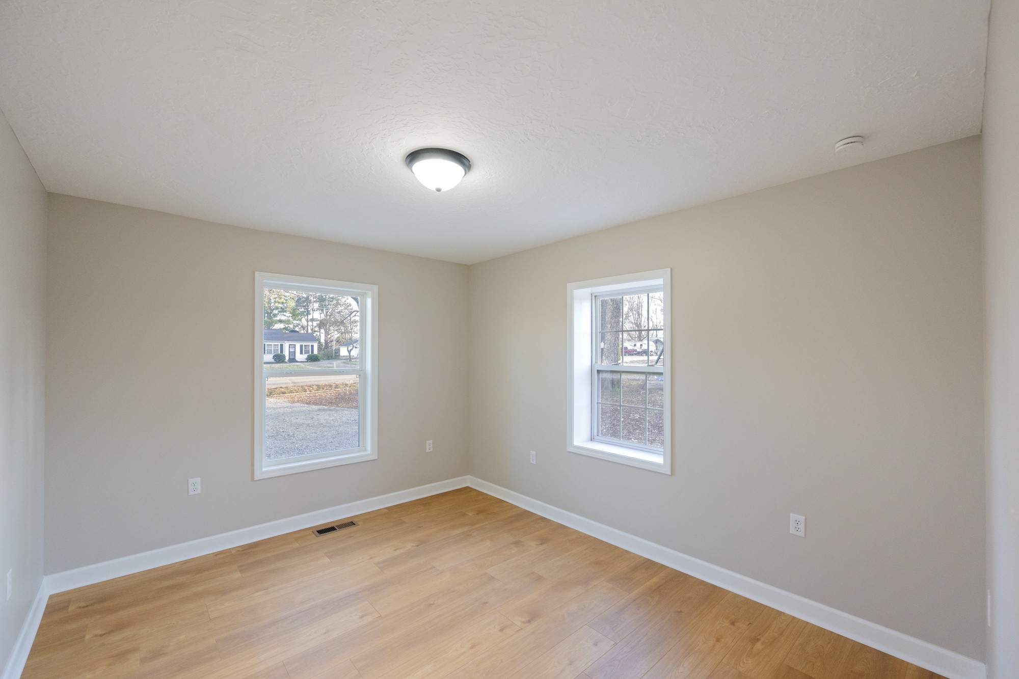 871 Northwood Dr Property Photo 10