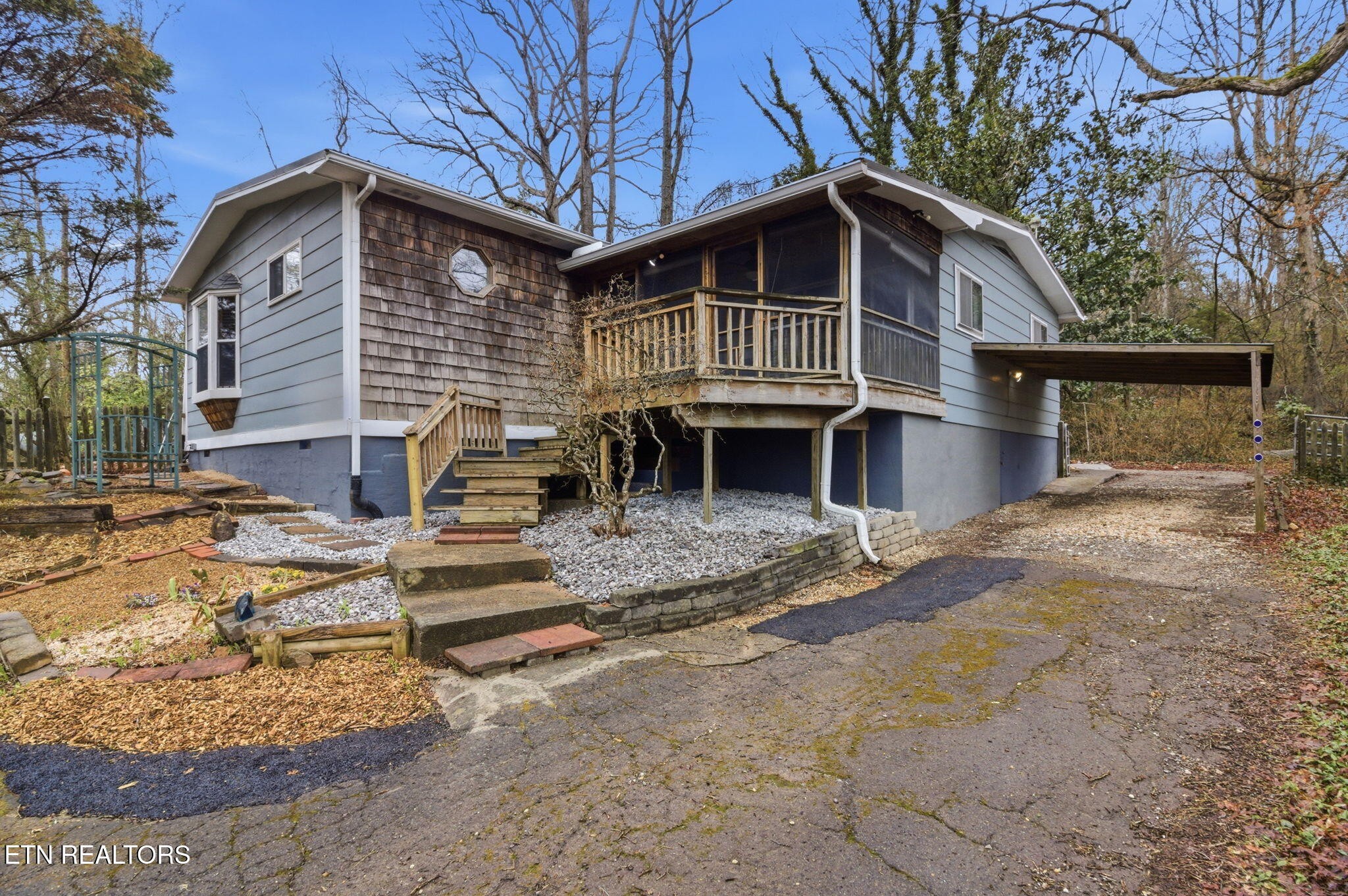 353 E Wolf Valley Rd Property Photo 1