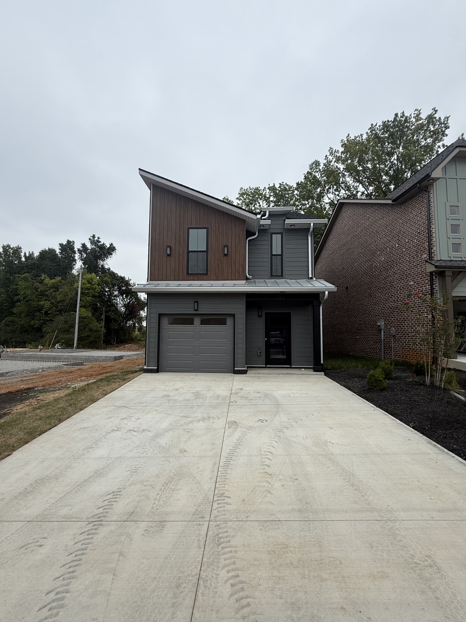 57 Holland Park West Property Photo 1