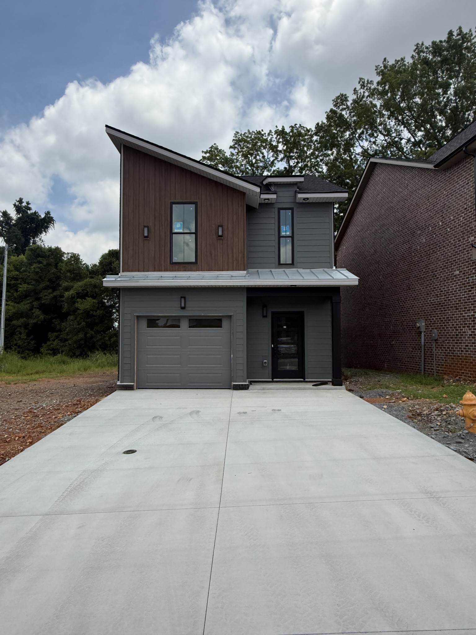57 Holland Park West Property Photo 2