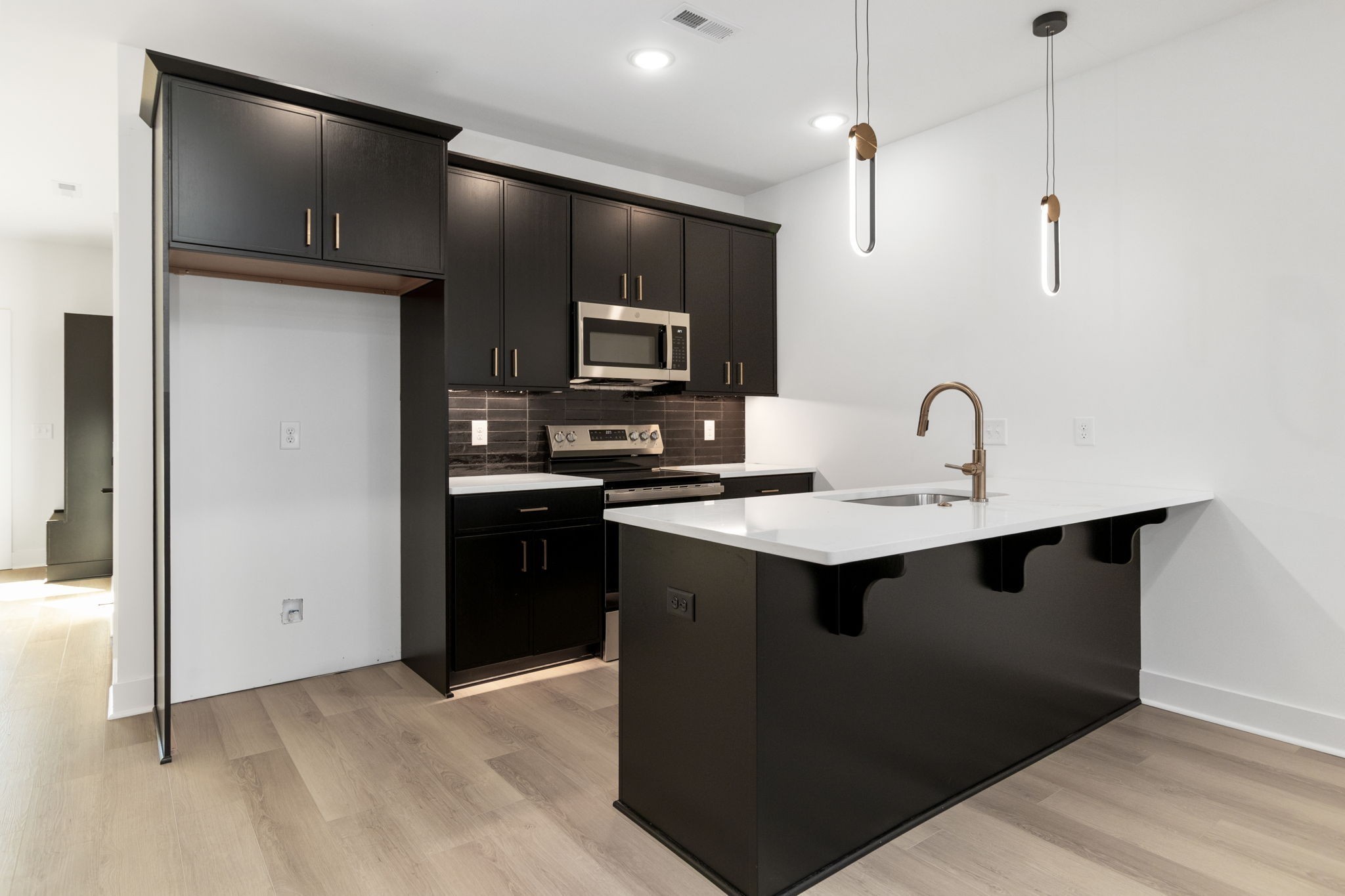 57 Holland Park West Property Photo 17