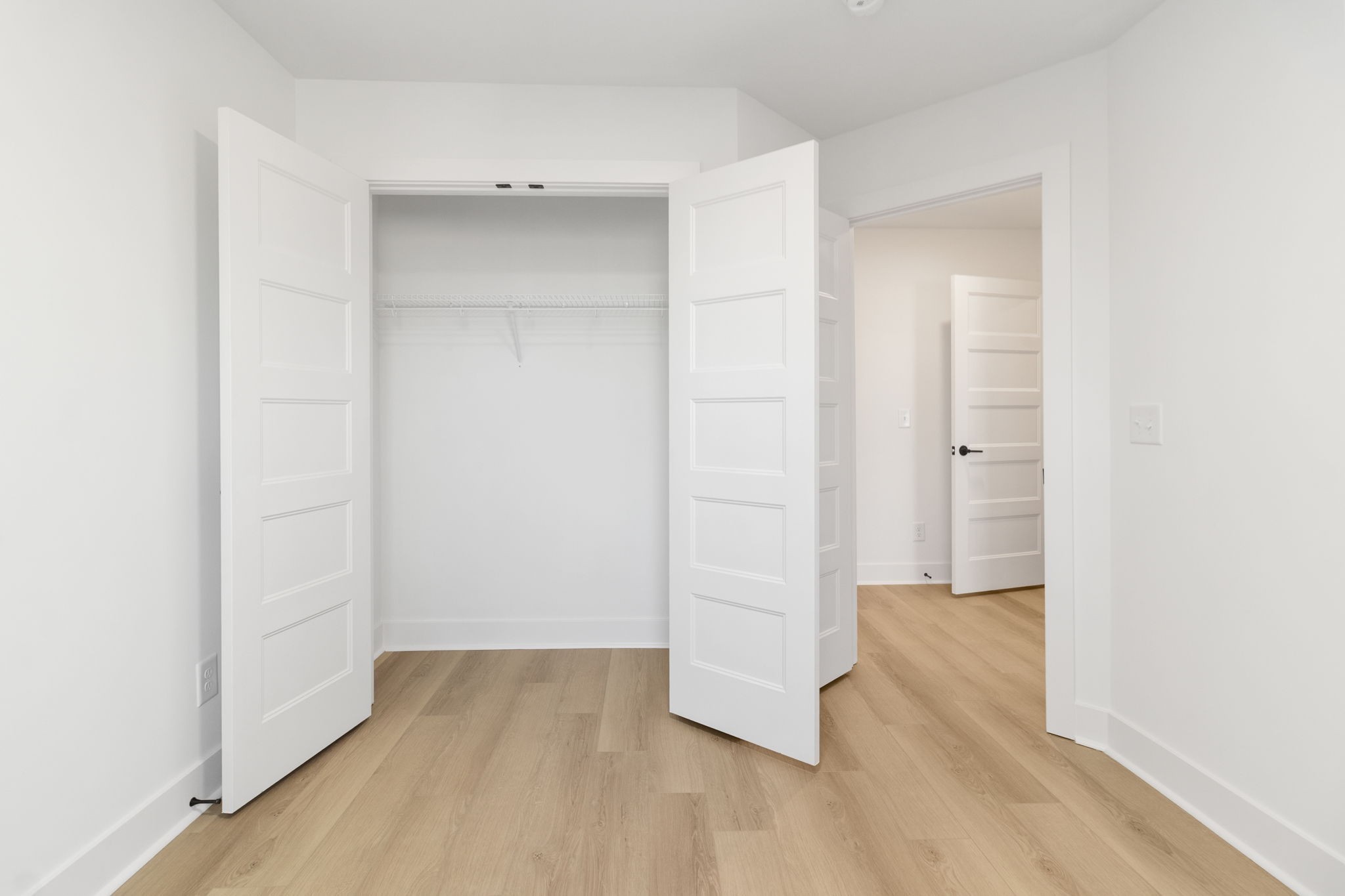 57 Holland Park West Property Photo 21