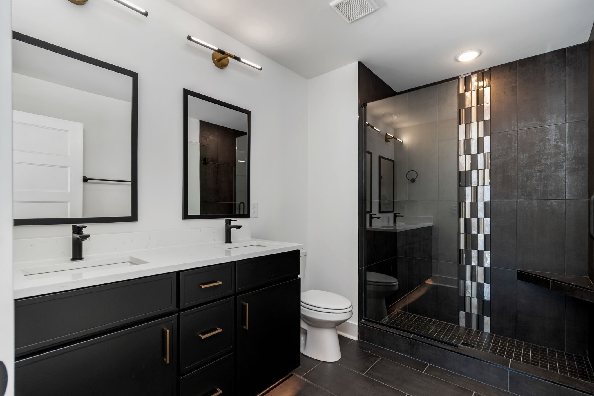 57 Holland Park West Property Photo 22