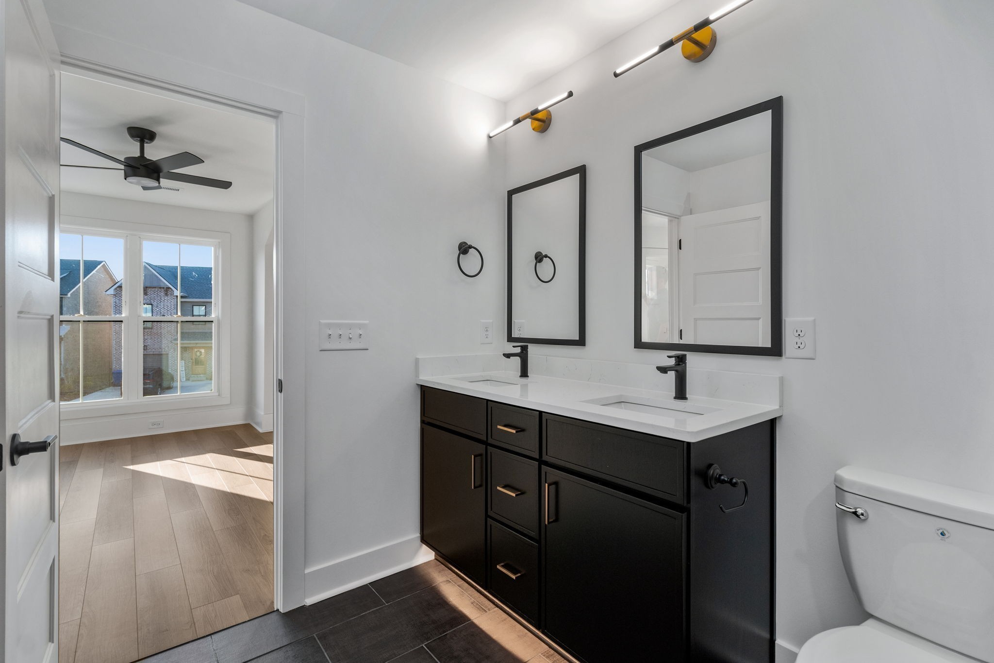 57 Holland Park West Property Photo 23