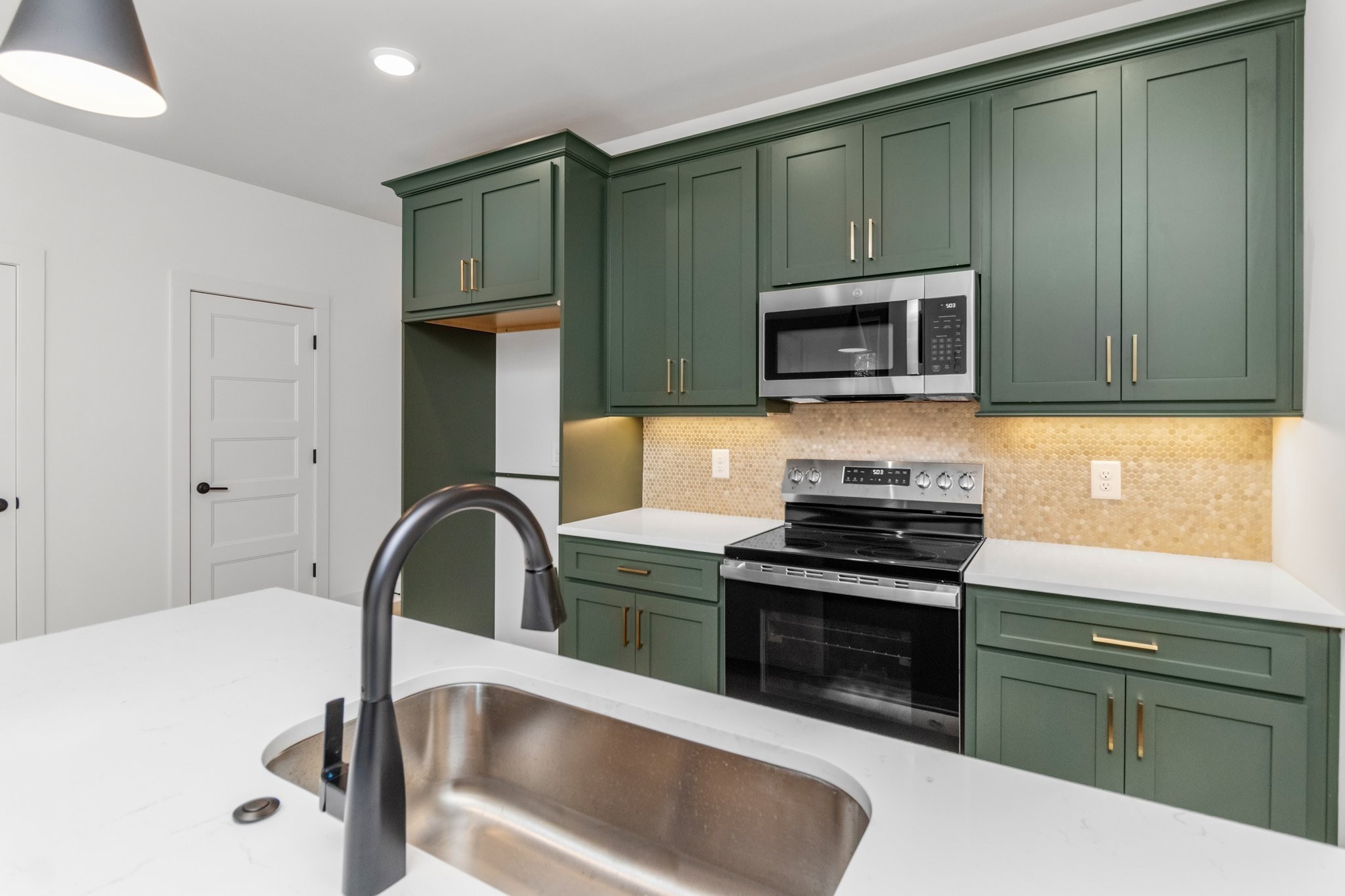 57 Holland Park West Property Photo 32