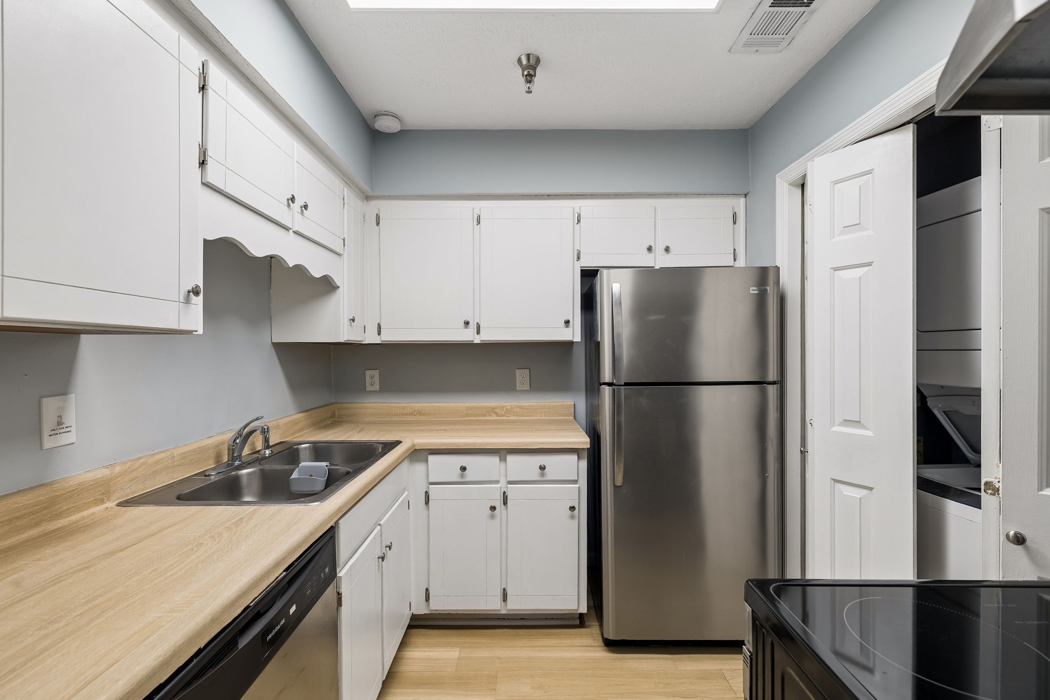 1808 State St Property Photo 1