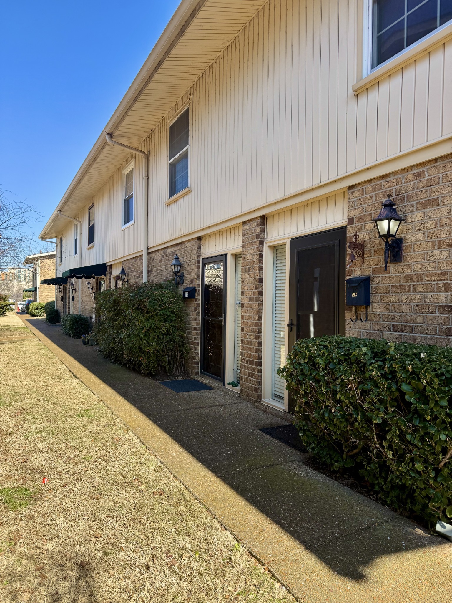 2116 Hobbs Rd Property Photo 3