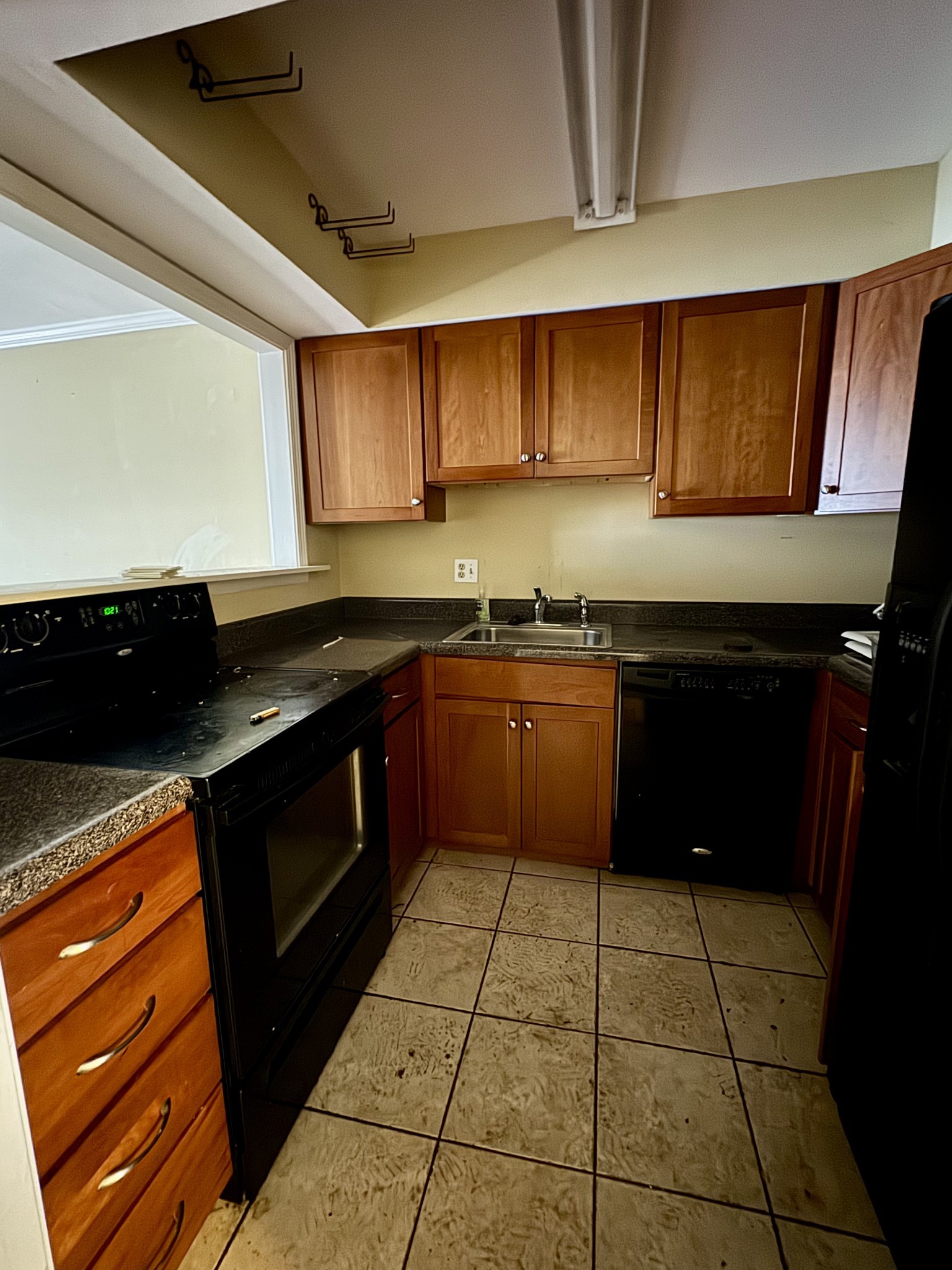 2116 Hobbs Rd Property Photo 5