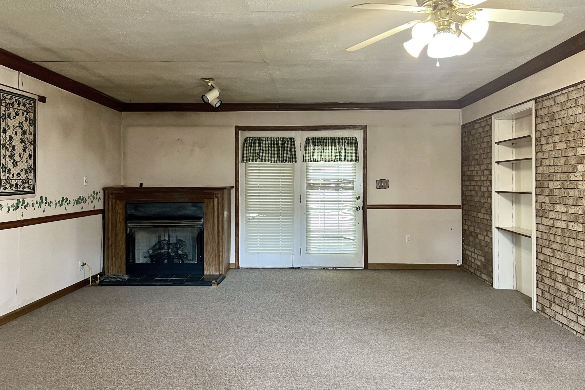207 Spence Ln Property Photo 9