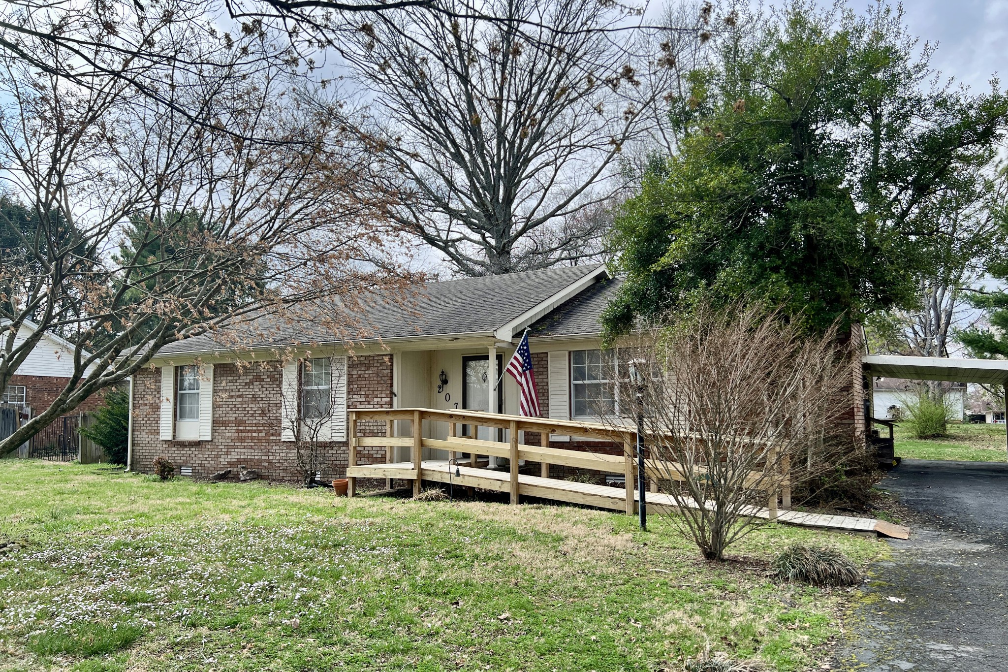 207 Spence Ln Property Photo 22