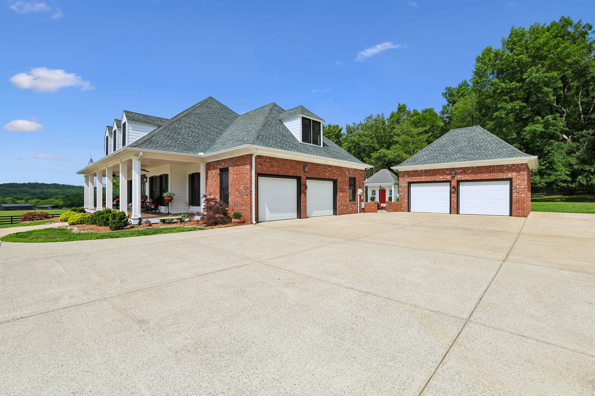 9739 Barlow Lane Property Photo 4