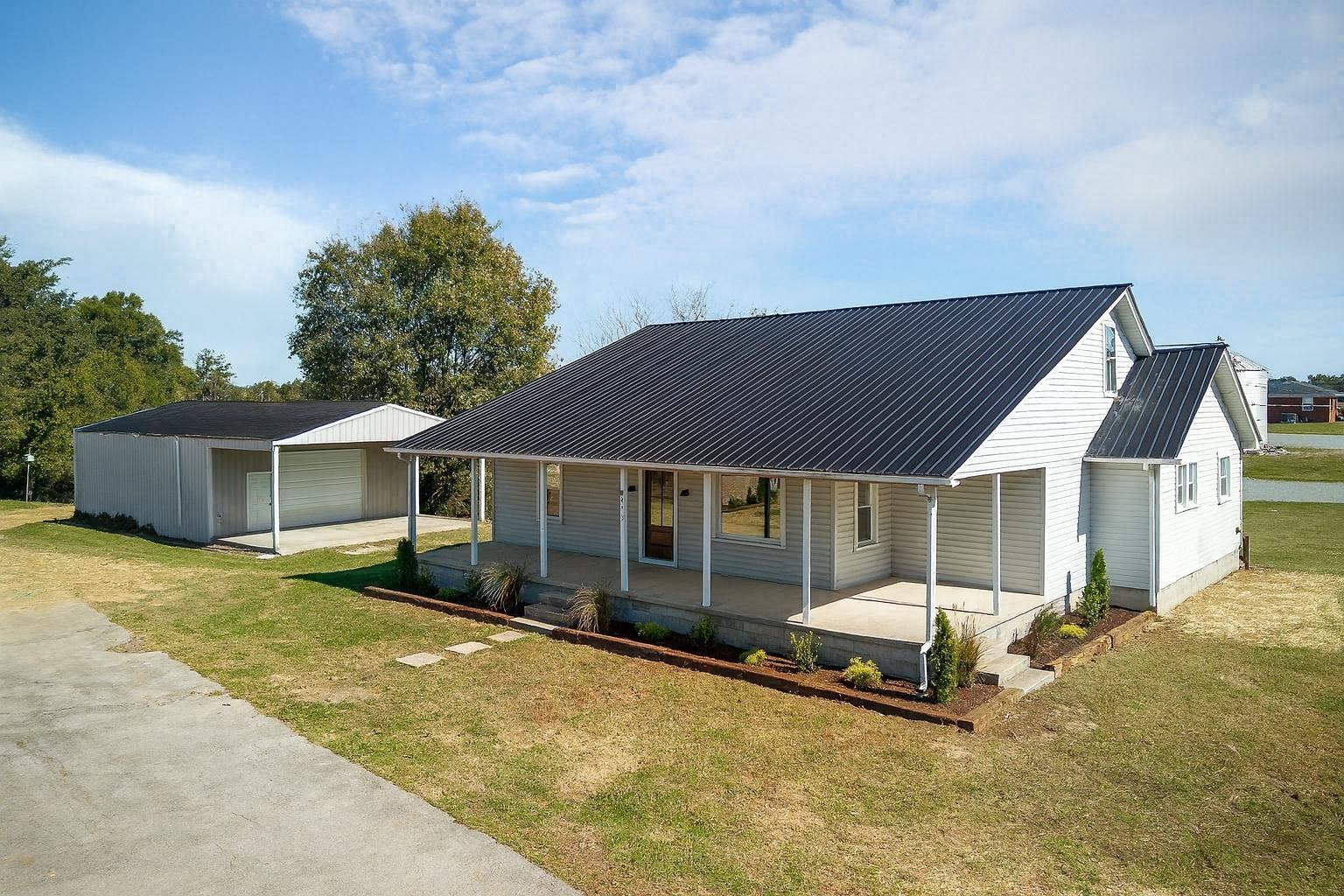 415 Allen Ferry Rd Property Photo 1
