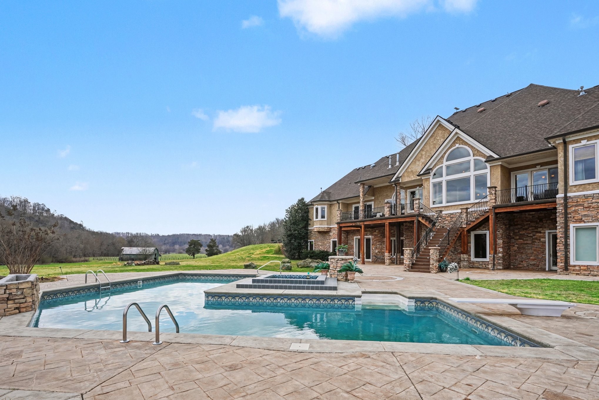 7699 N County Line Rd
