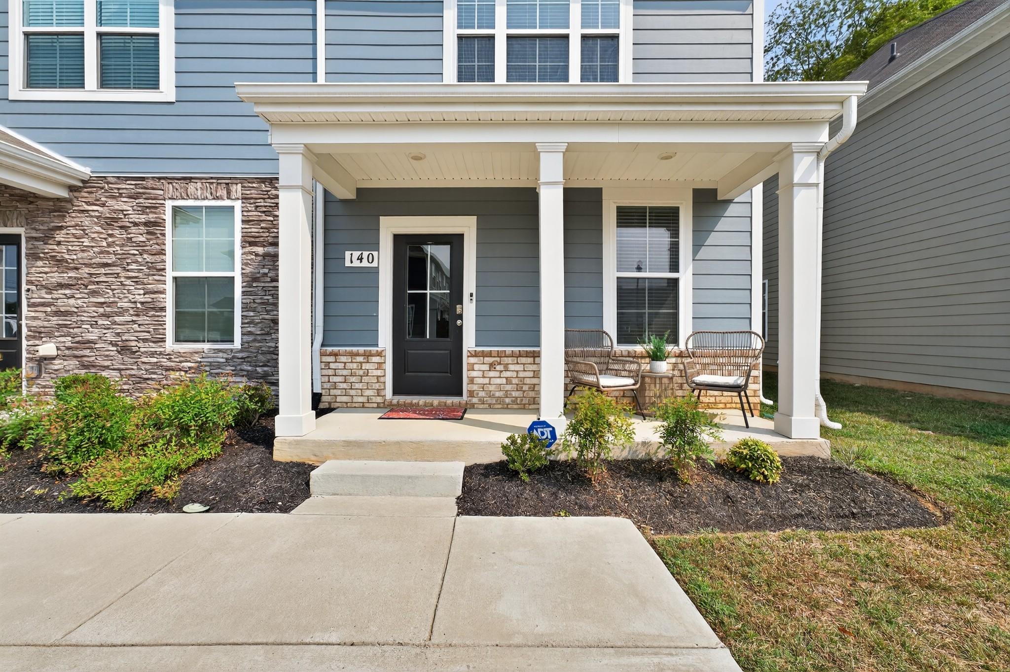 140 Grayson Cir Property Photo 1