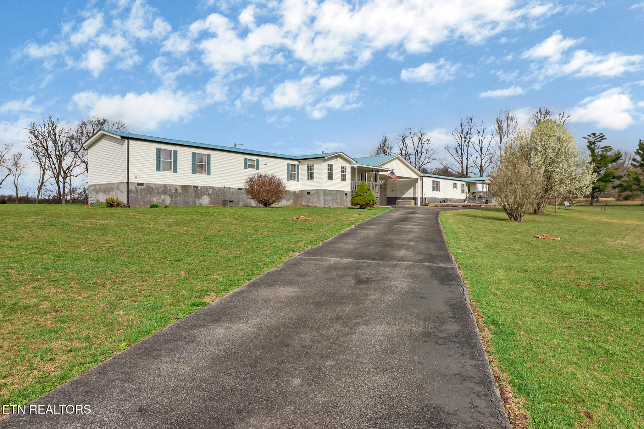 11440 Highway 70 W Property Photo 4