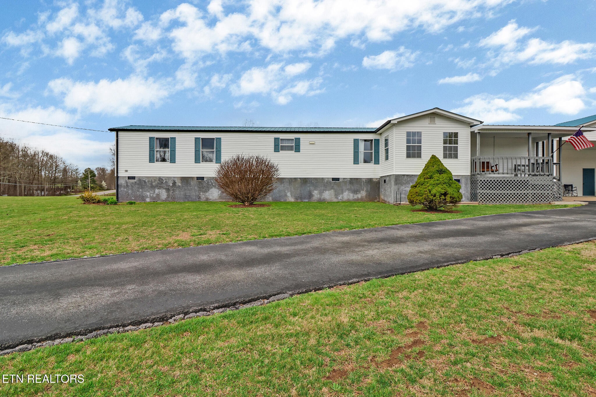 11440 Highway 70 W Property Photo 5
