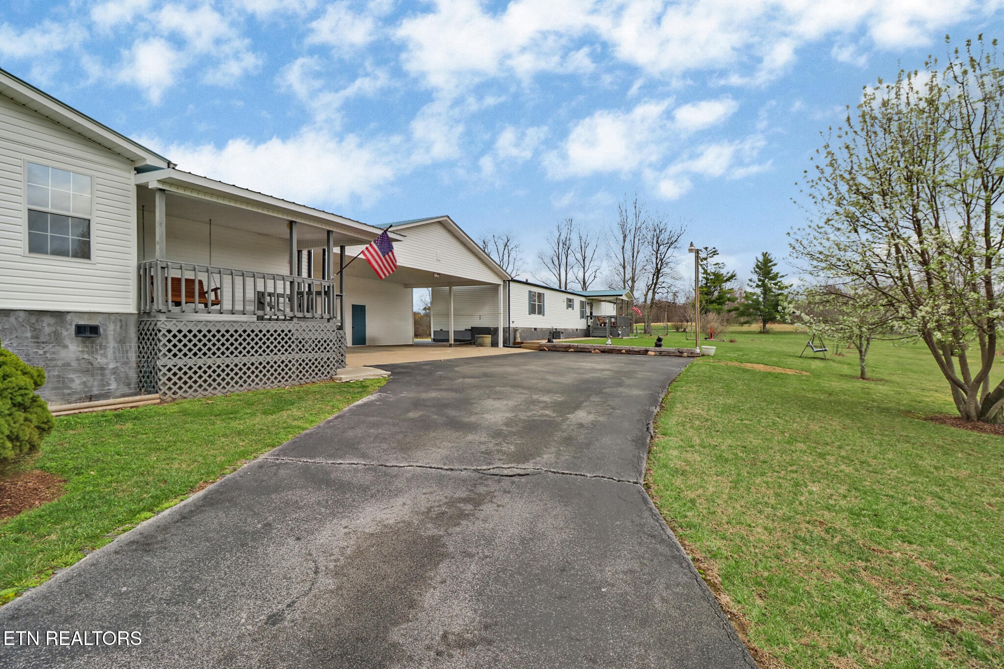 11440 Highway 70 W Property Photo 8