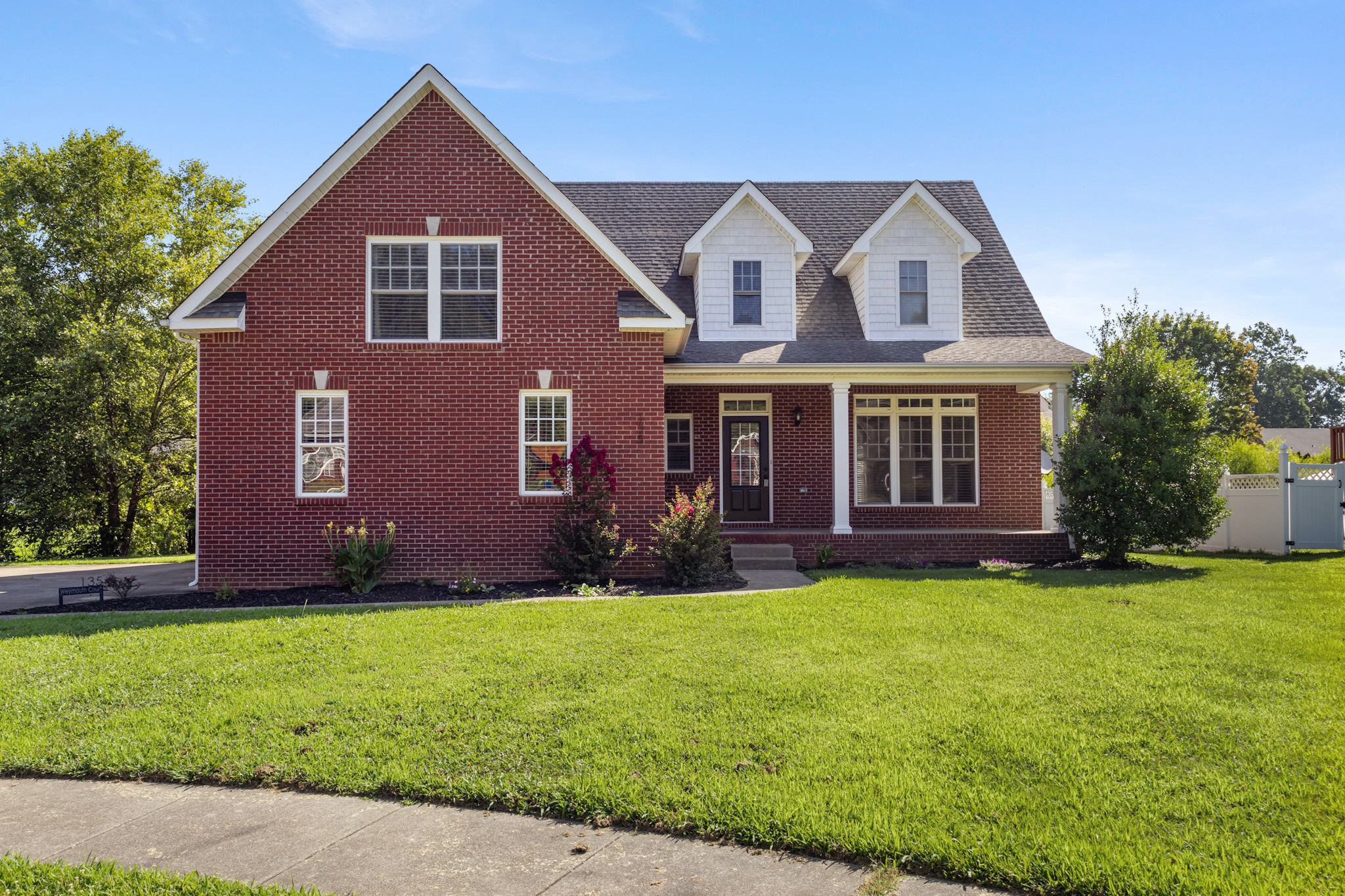 135 Weymouth Ct