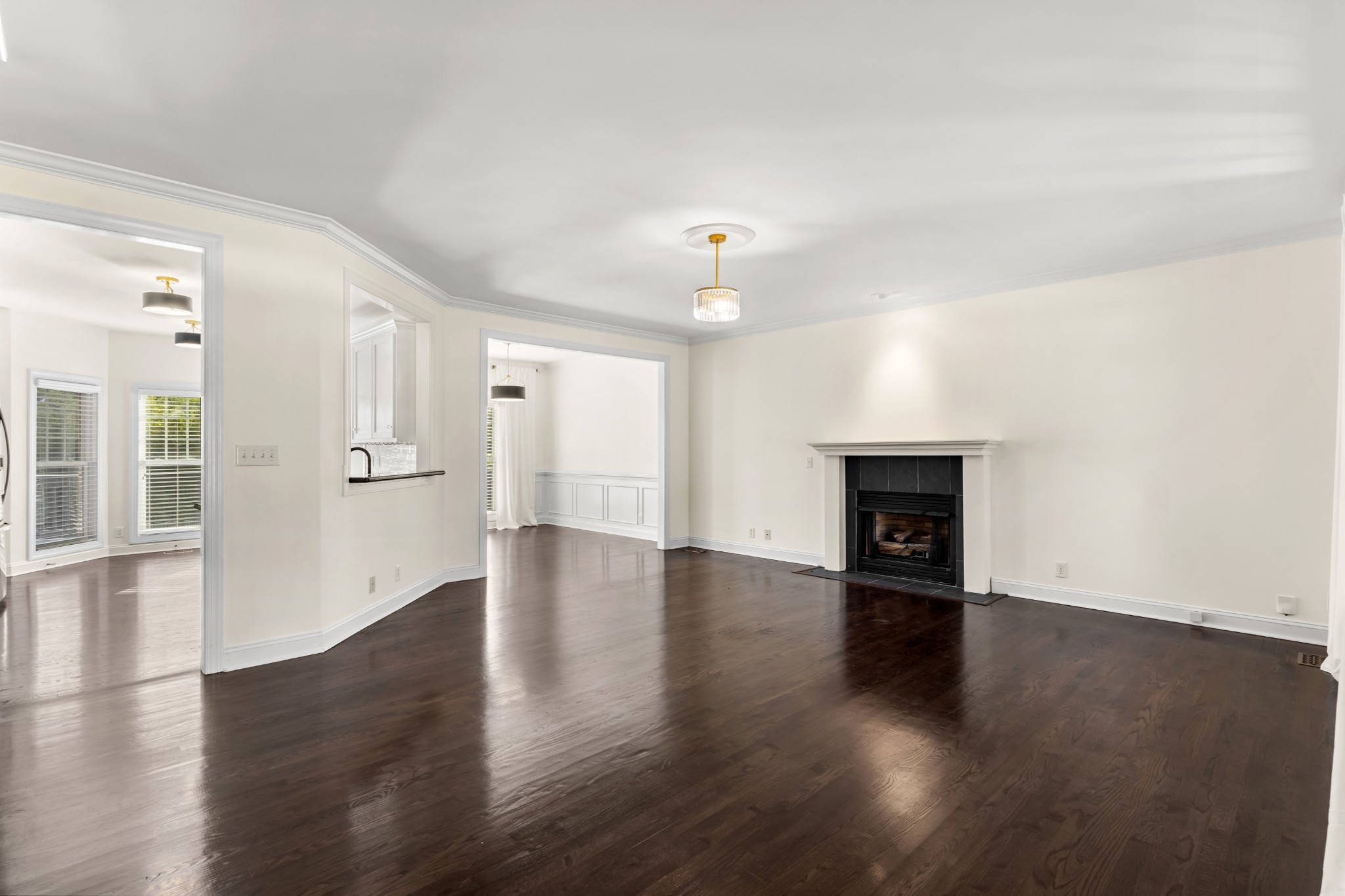 135 Weymouth Ct Property Photo 8