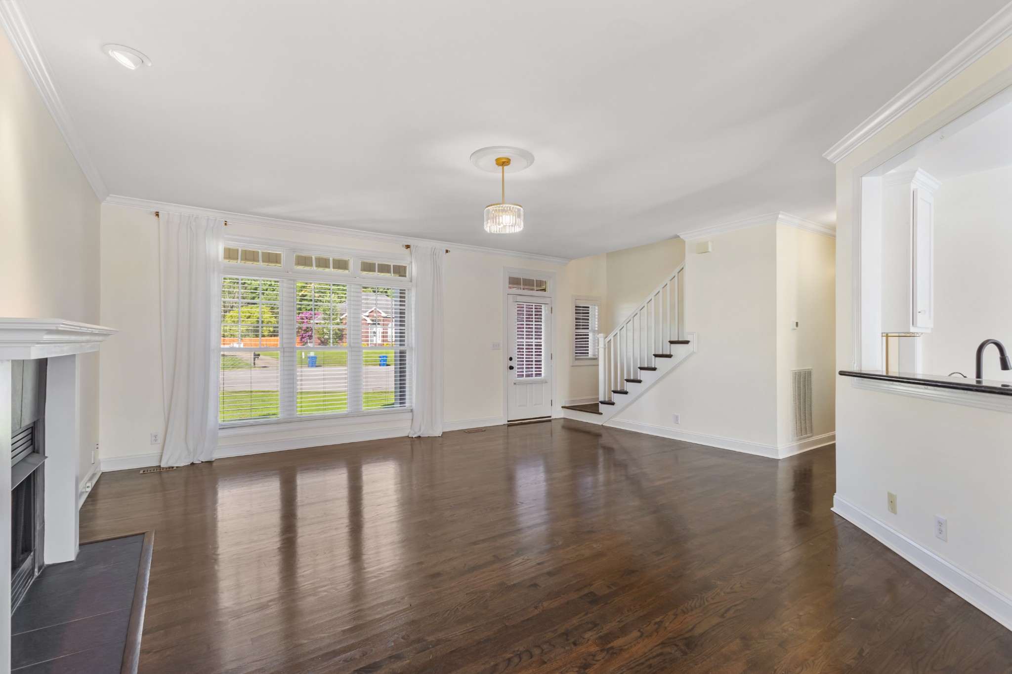 135 Weymouth Ct Property Photo 12