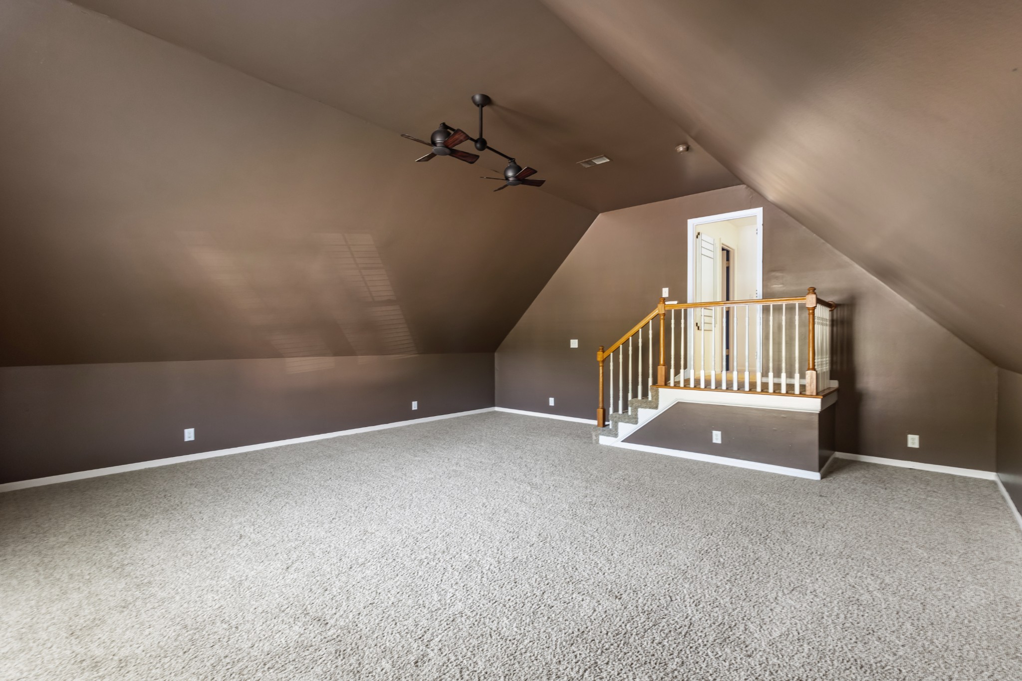 135 Weymouth Ct Property Photo 30
