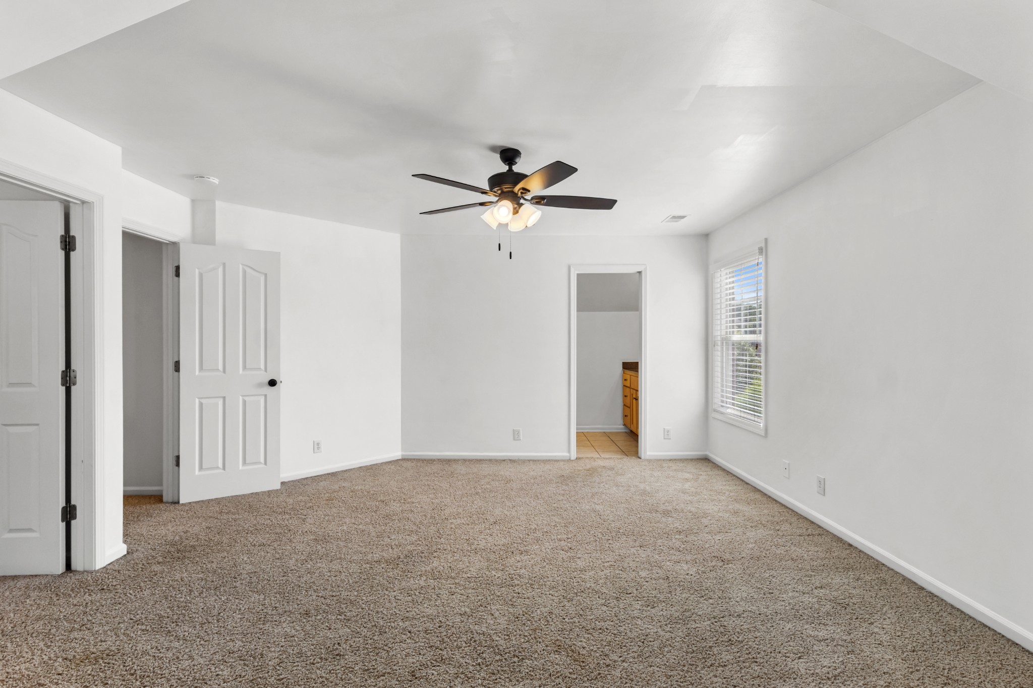 135 Weymouth Ct Property Photo 40