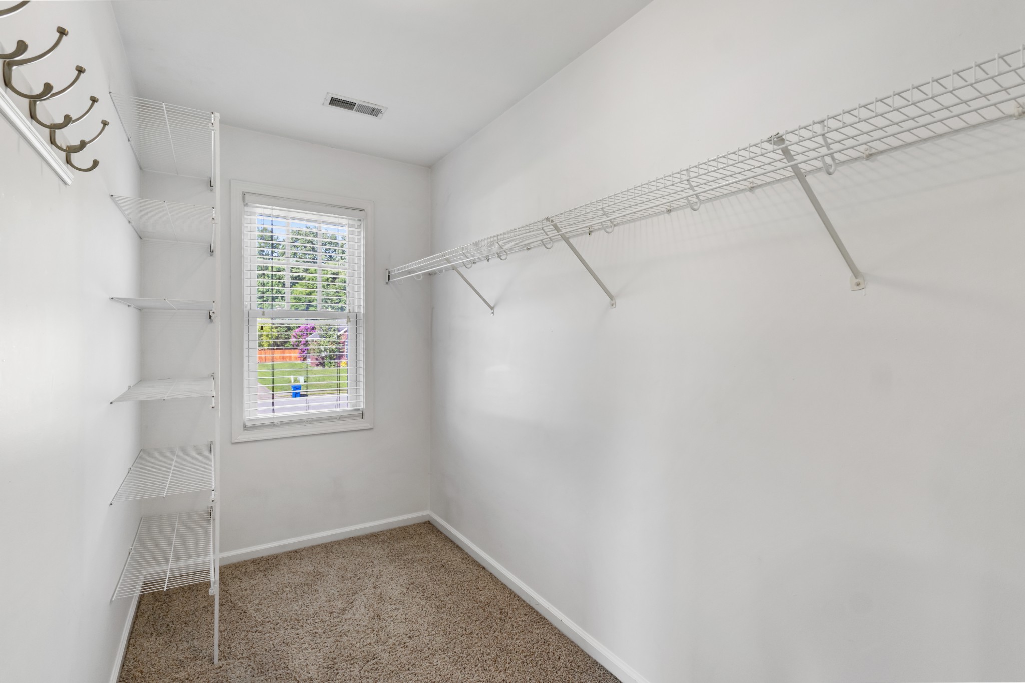 135 Weymouth Ct Property Photo 43