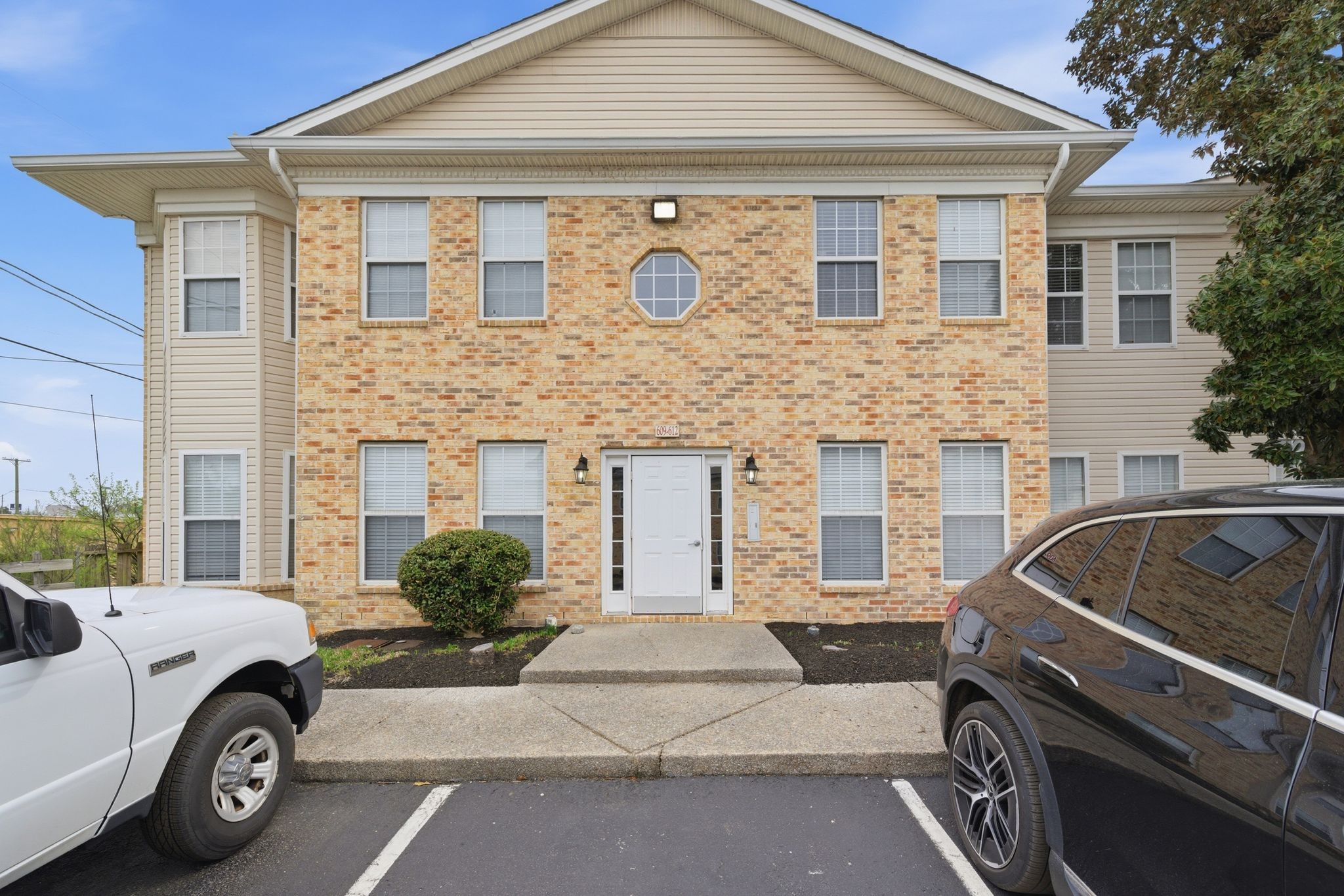 609 Churchill Crossing Property Photo 1