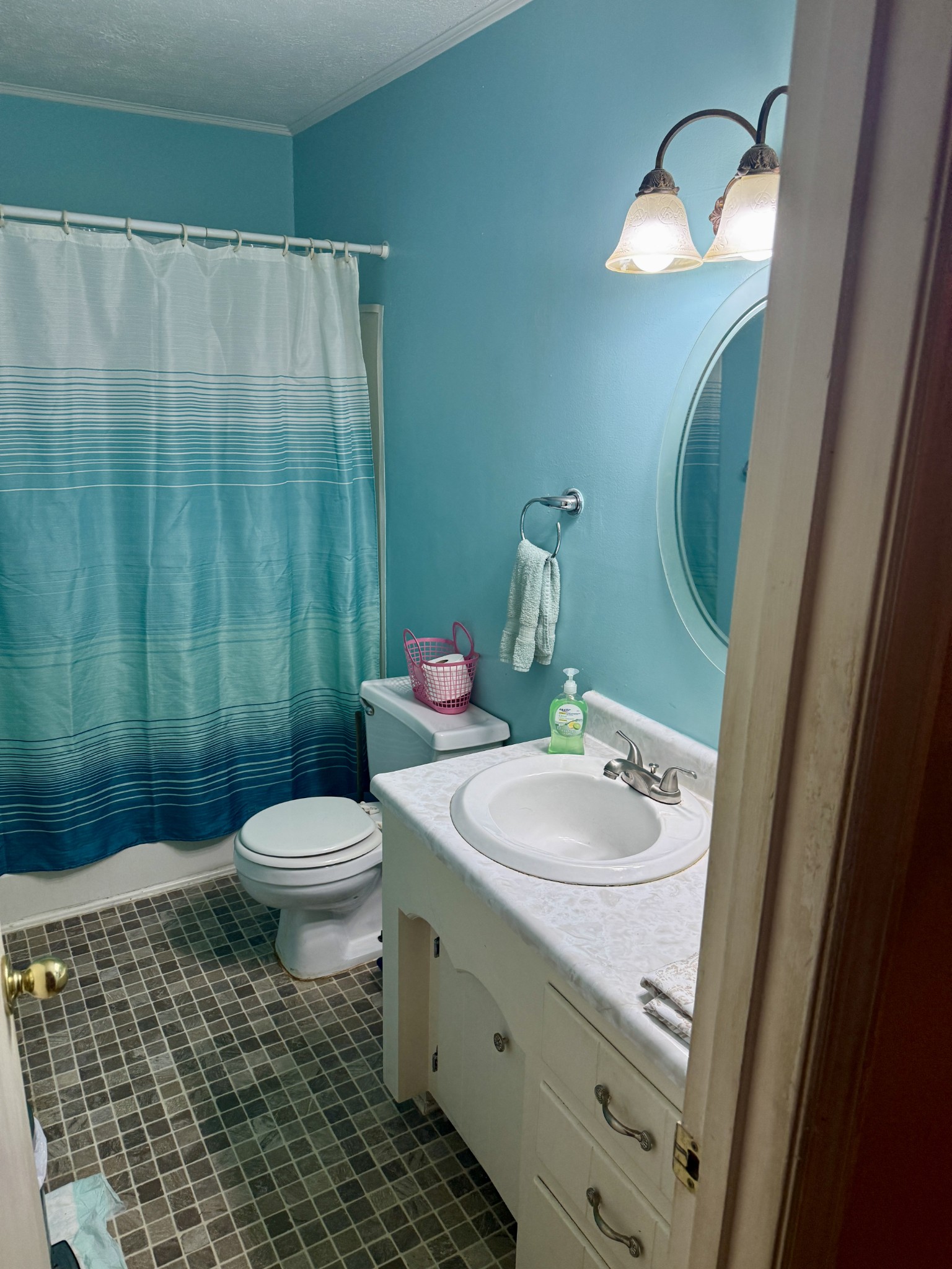555 Eastside Dr Property Photo 9