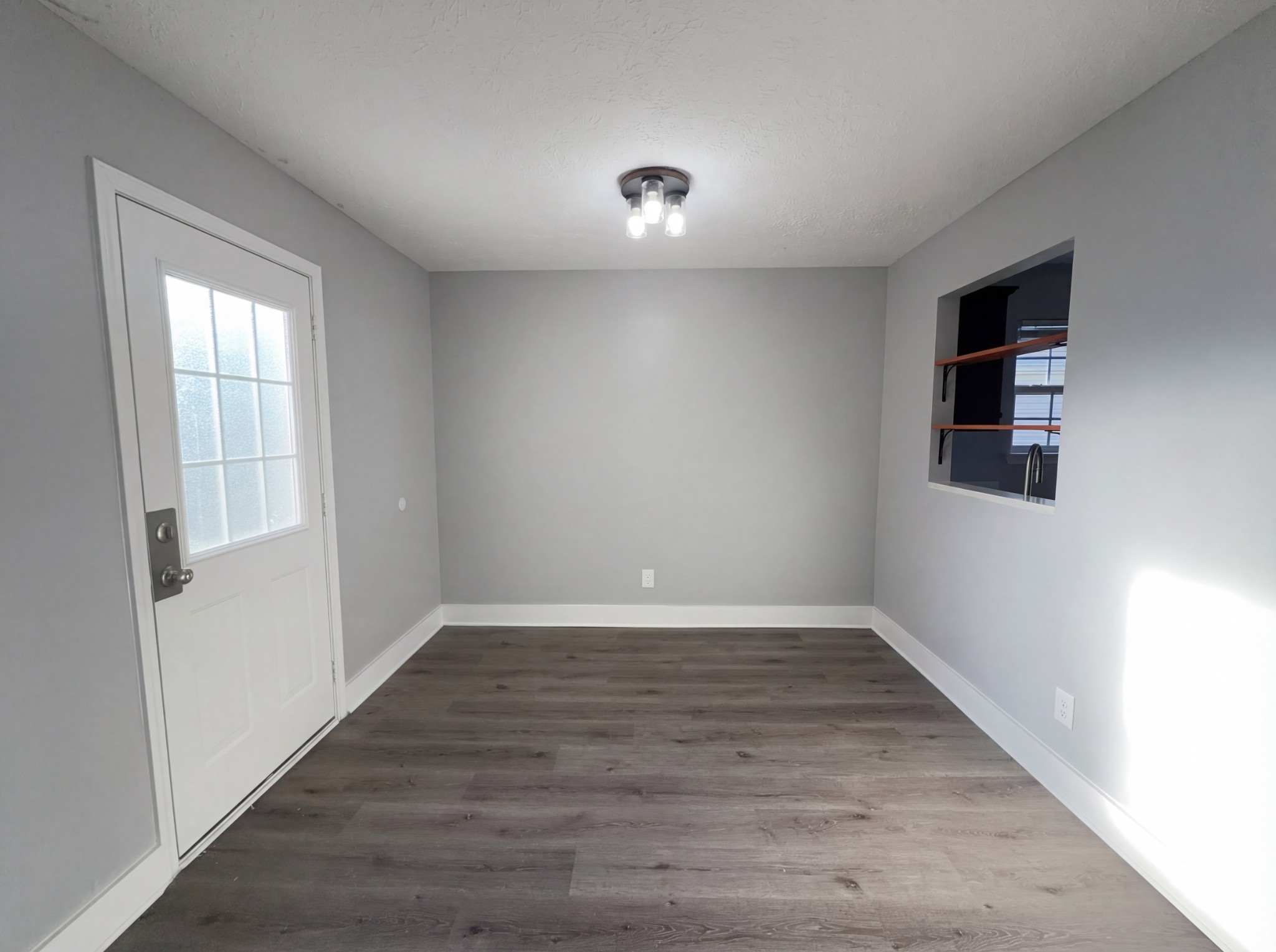 1513 Luton St Property Photo 4