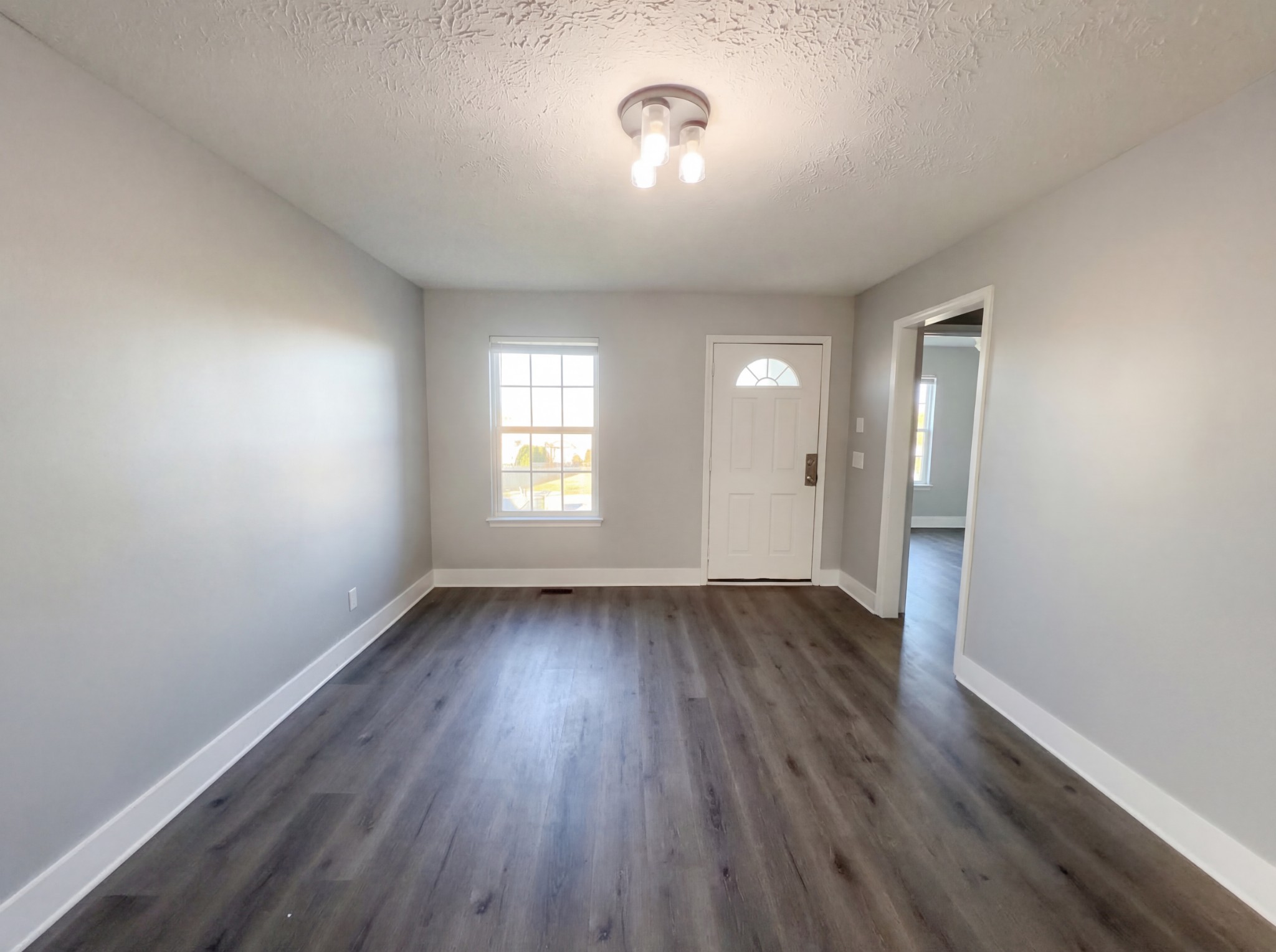1513 Luton St Property Photo 5
