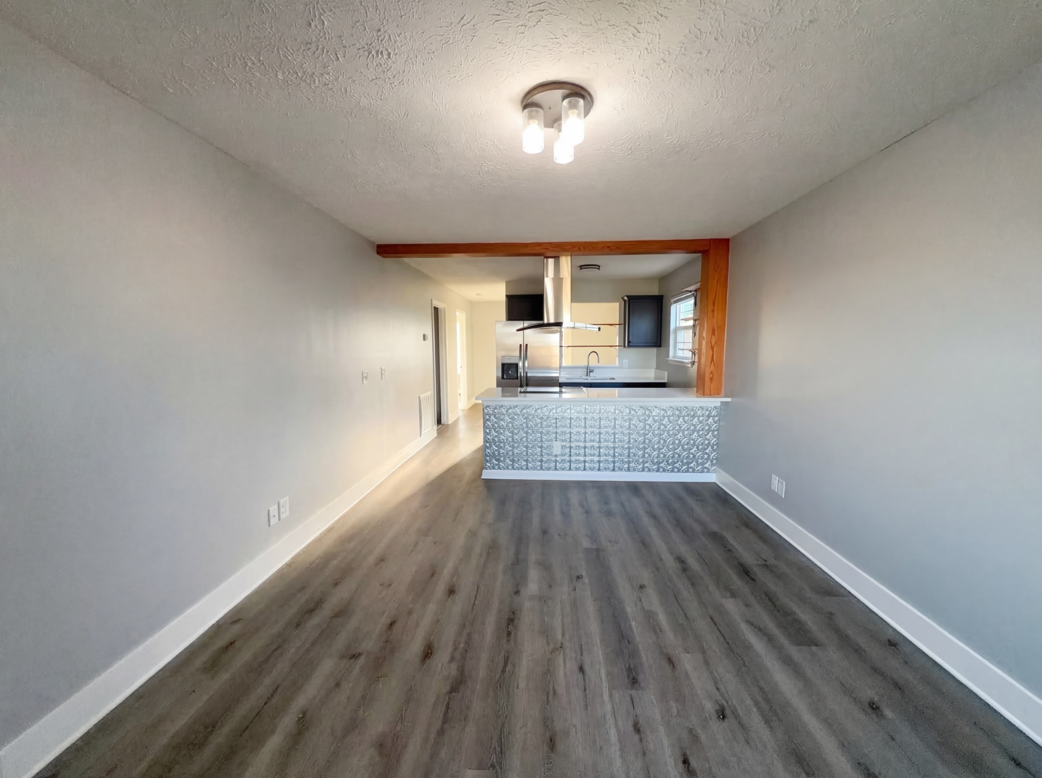 1513 Luton St Property Photo 6