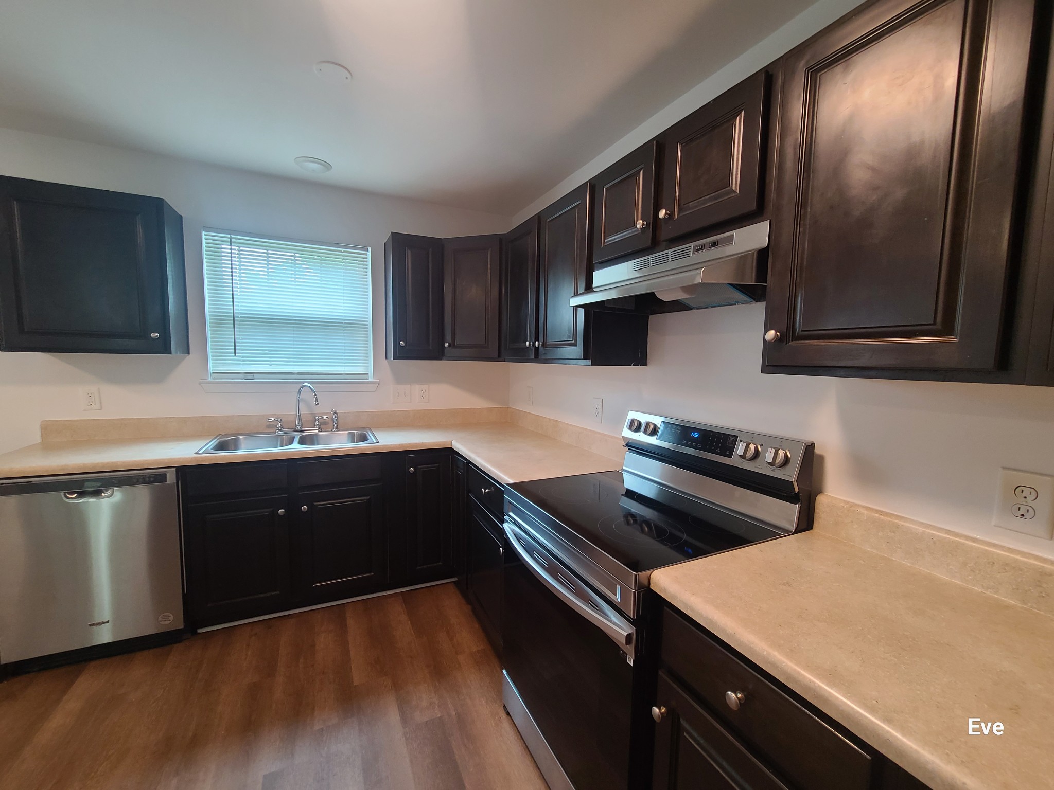 1920 16th Ave, N Property Photo 1