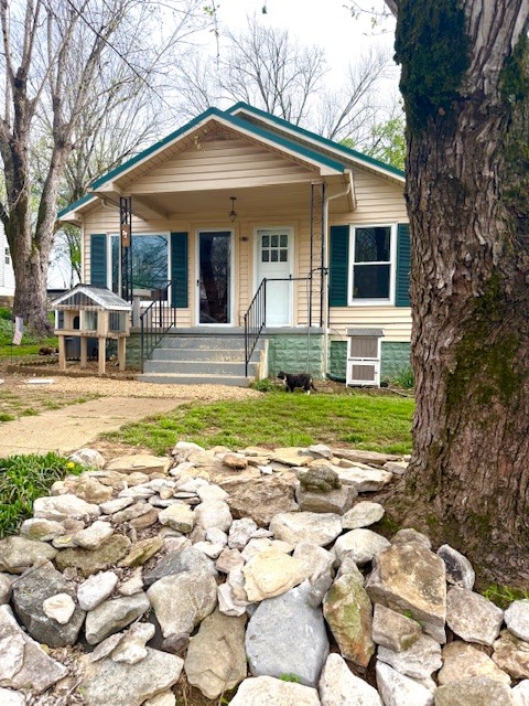 910 College St, W Property Photo 1
