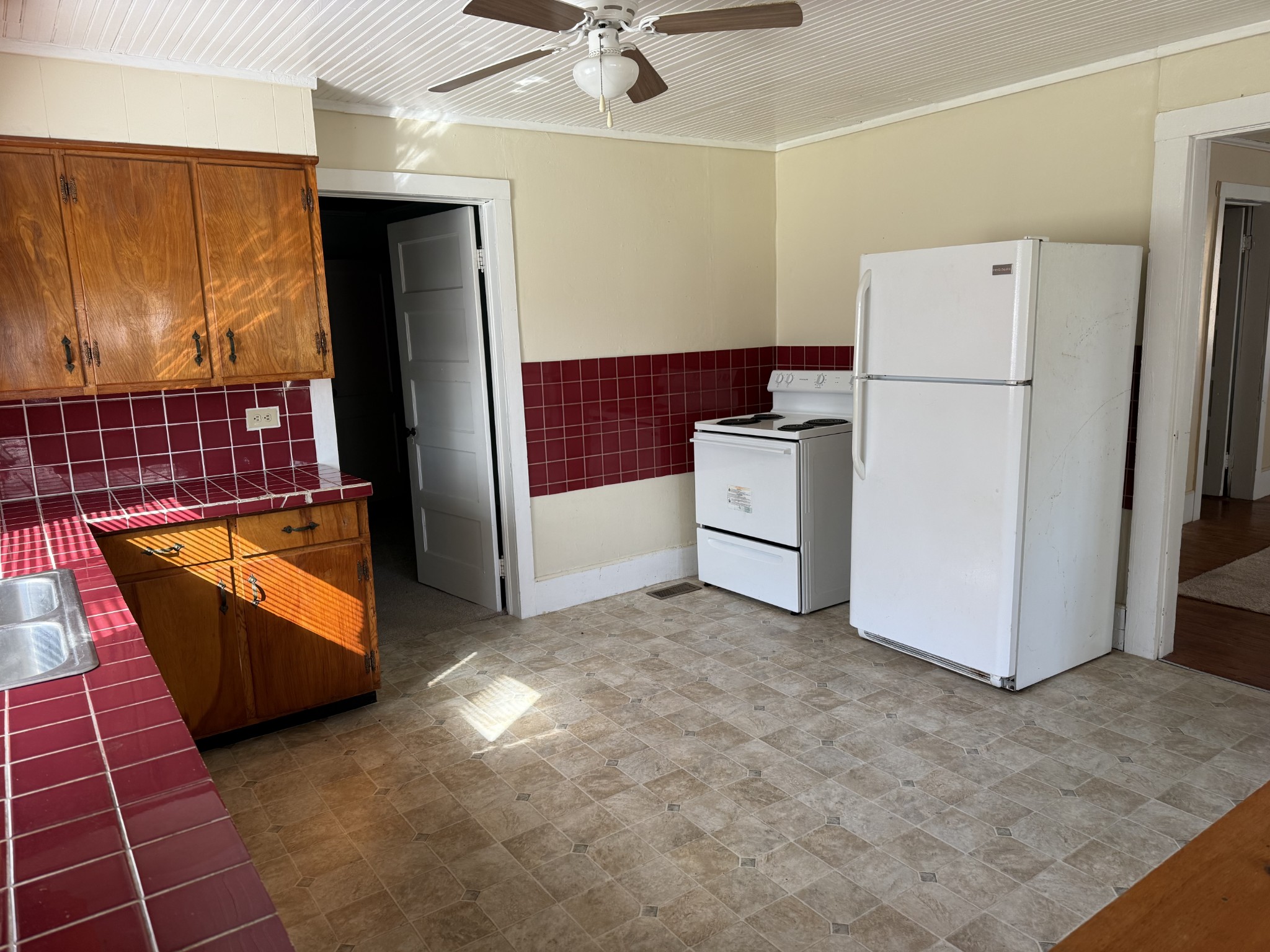 21625 Seminary St Property Photo 7