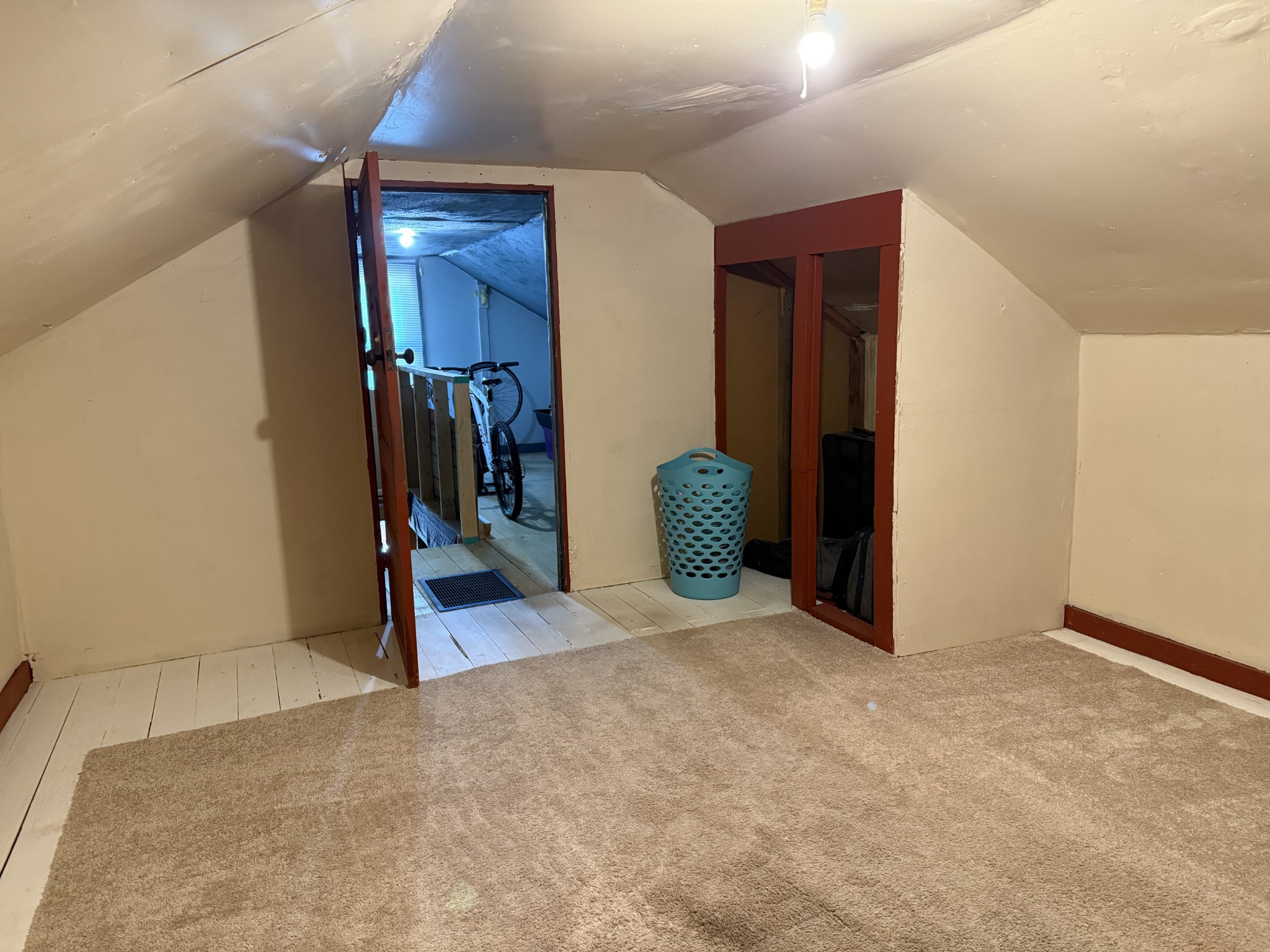 21625 Seminary St Property Photo 17