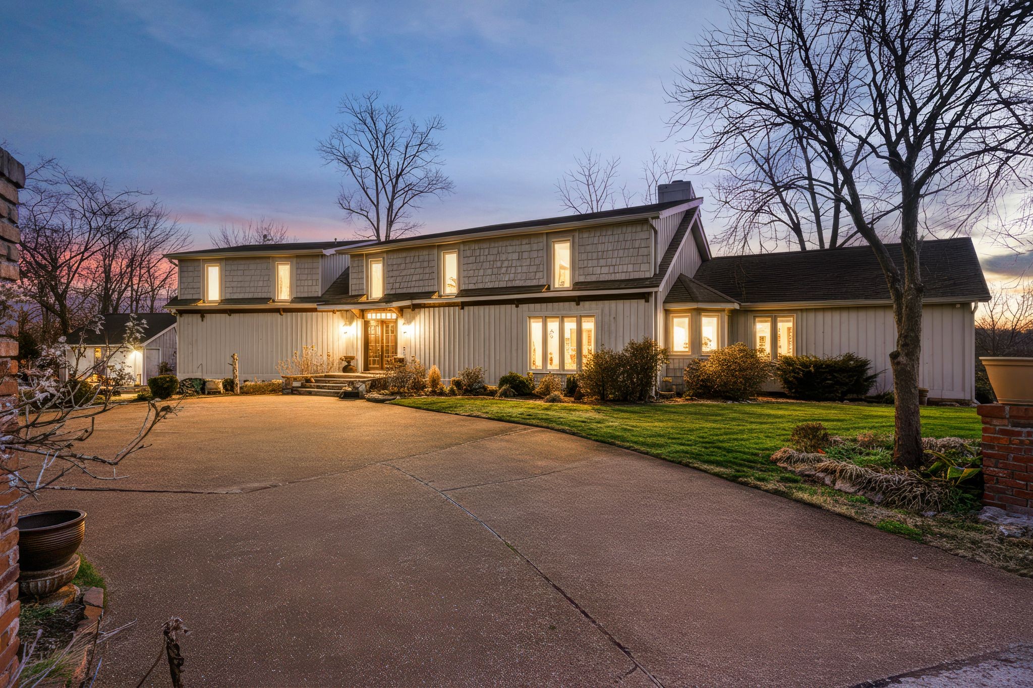 2496 Old Natchez Trce