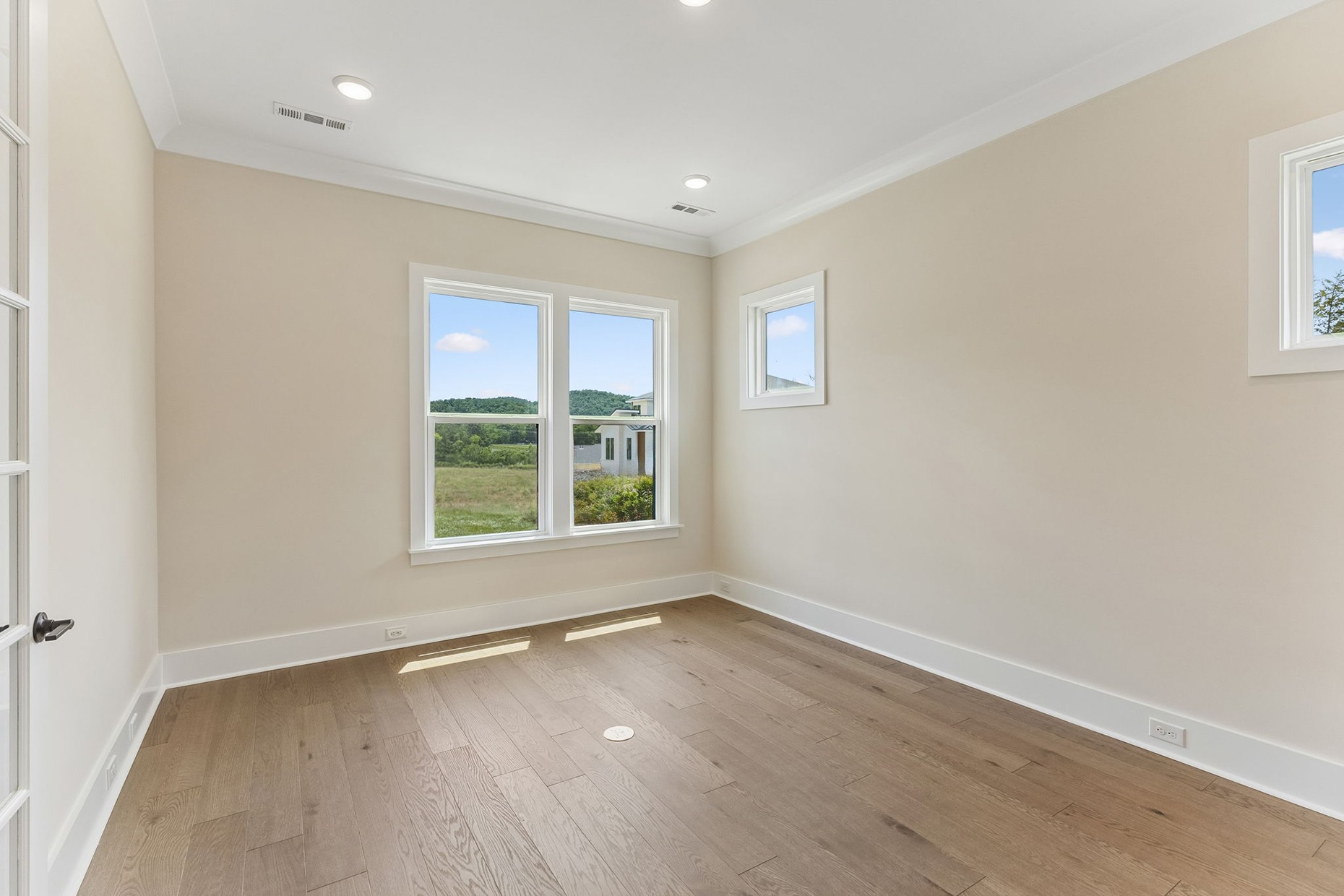 1005 Willow Ridge Drive Property Photo 12