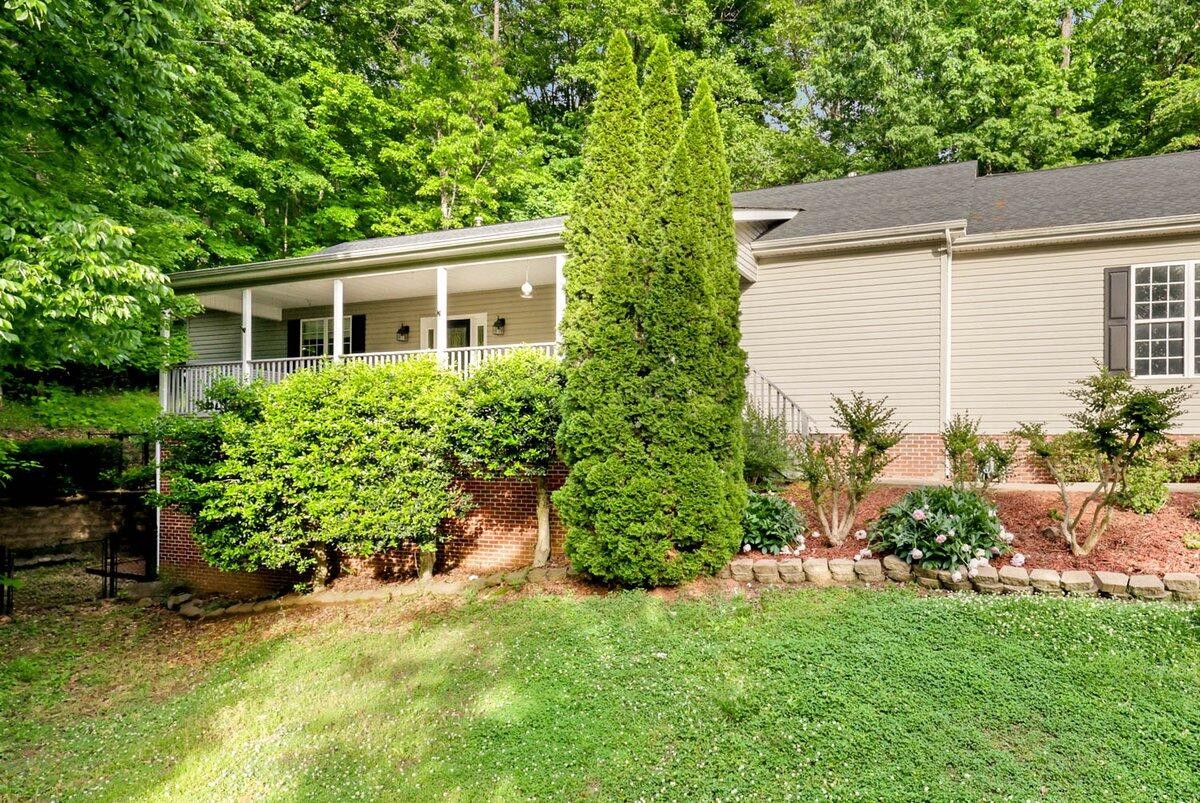 9711 Imperial Drive Property Photo 12