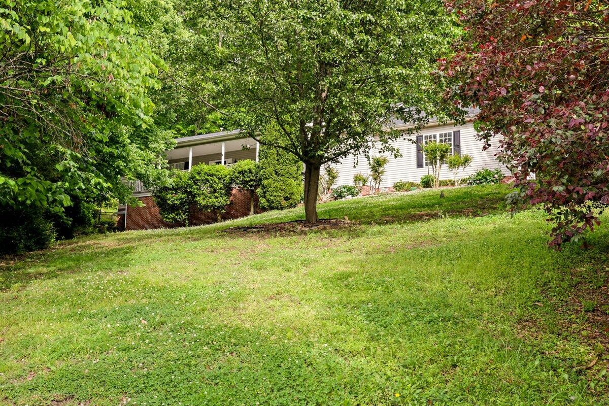 9711 Imperial Drive Property Photo 13