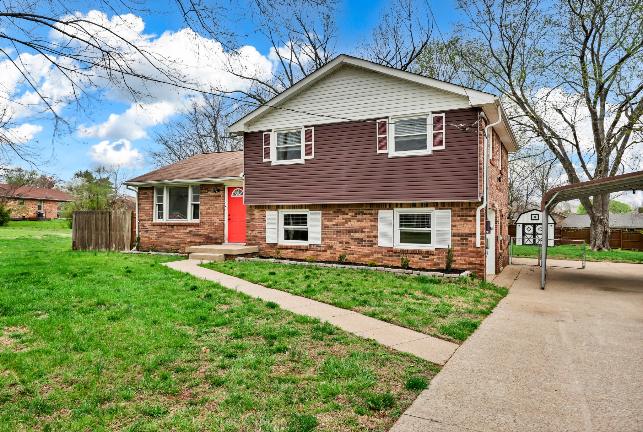 306 Dale Ter Property Photo 2