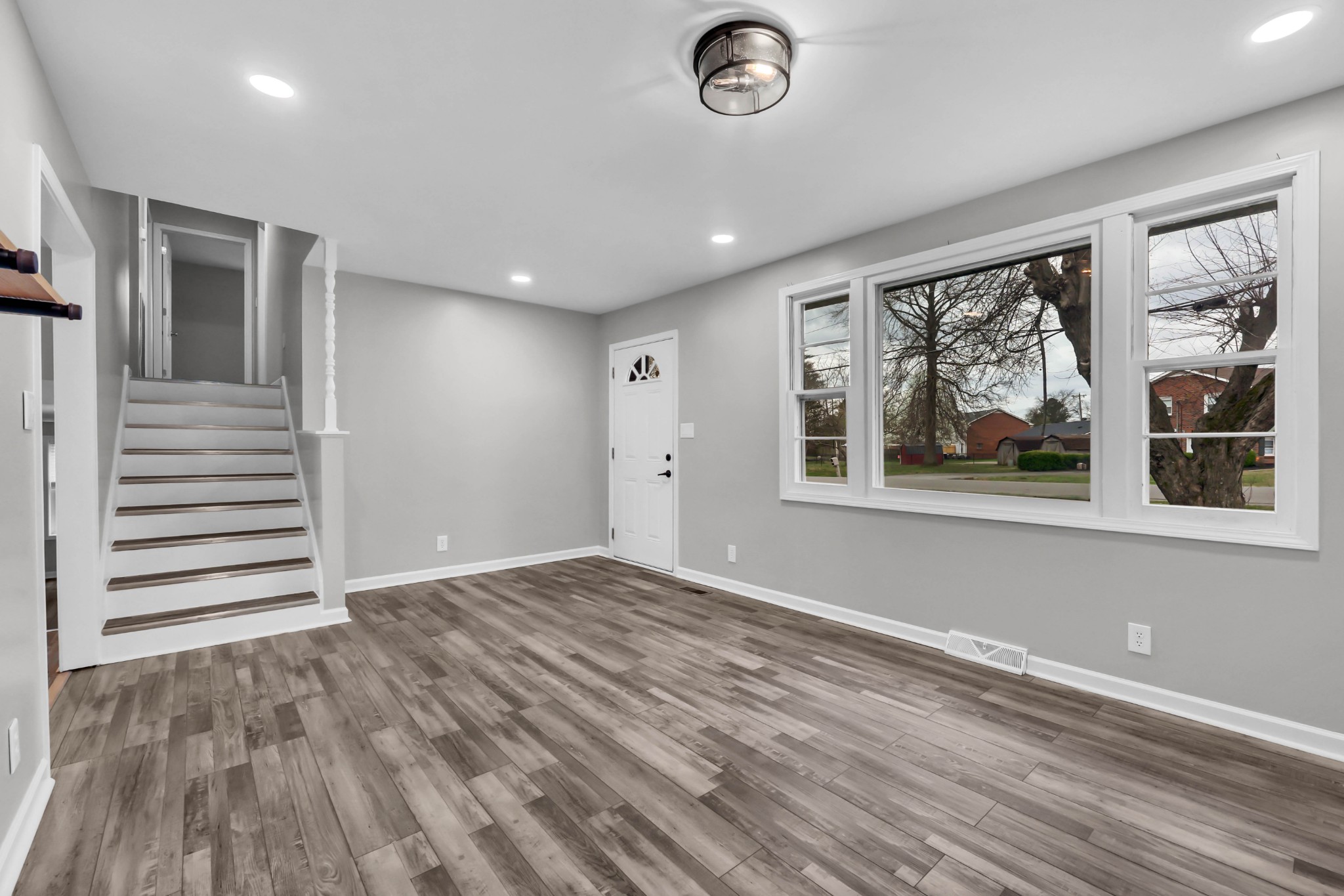306 Dale Ter Property Photo 11