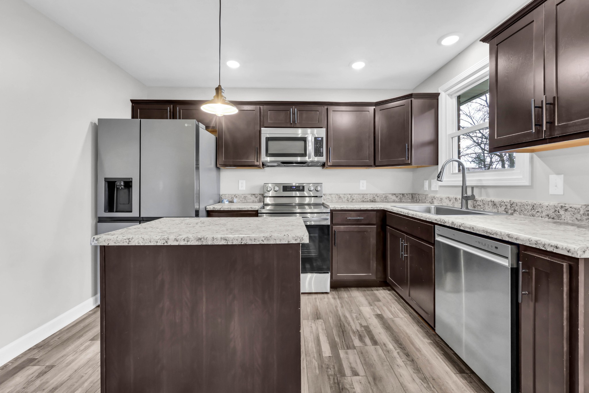 306 Dale Ter Property Photo 15