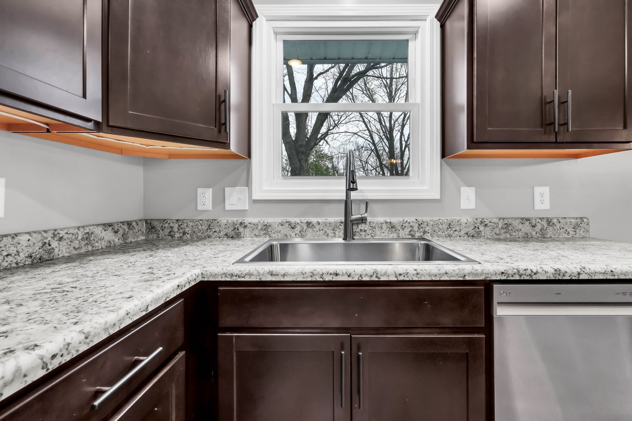 306 Dale Ter Property Photo 17
