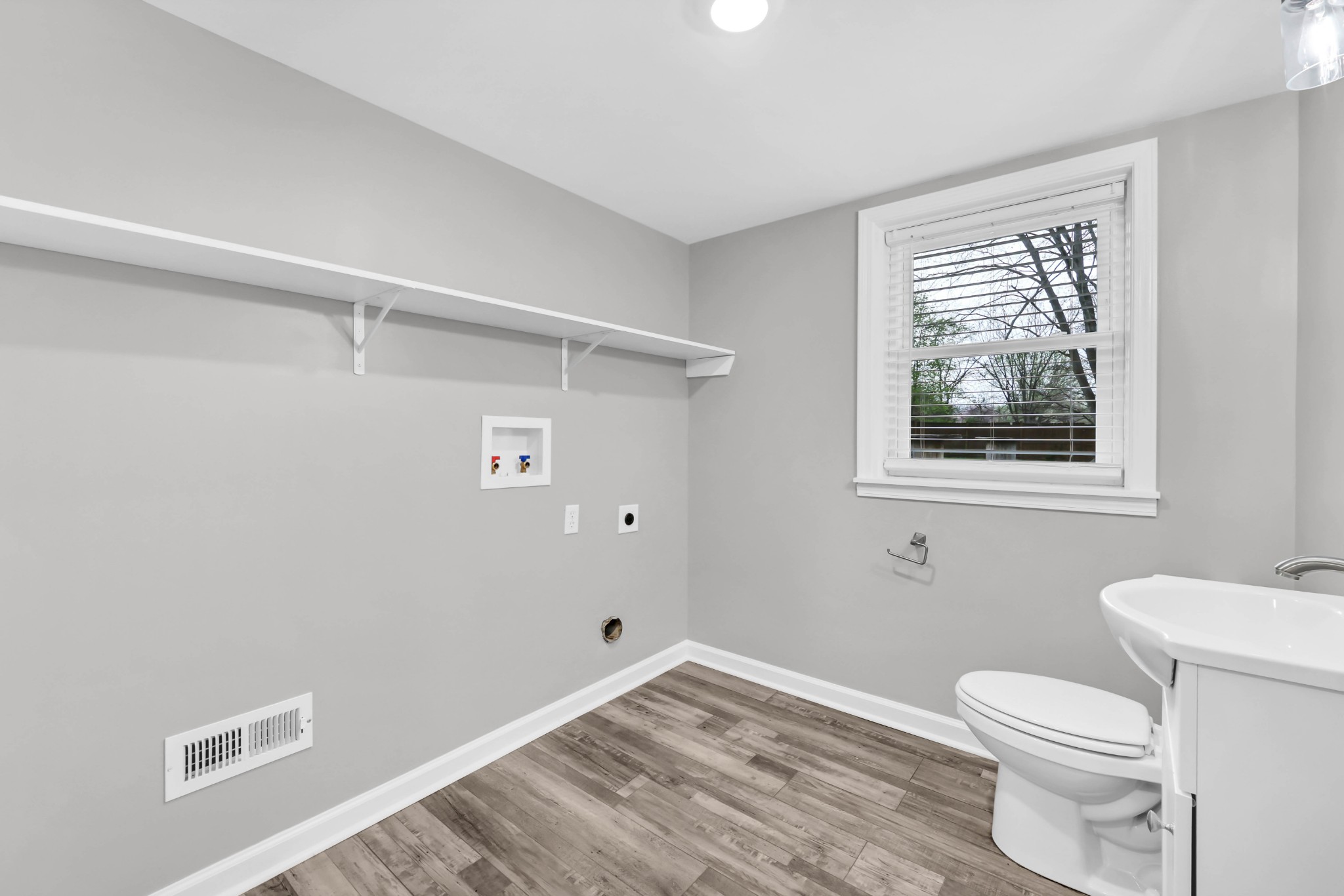 306 Dale Ter Property Photo 18