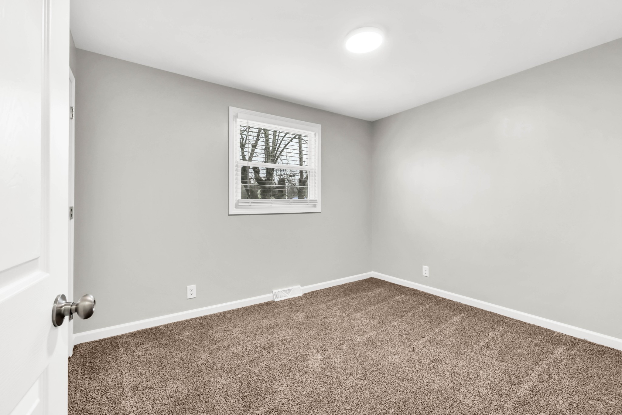 306 Dale Ter Property Photo 23