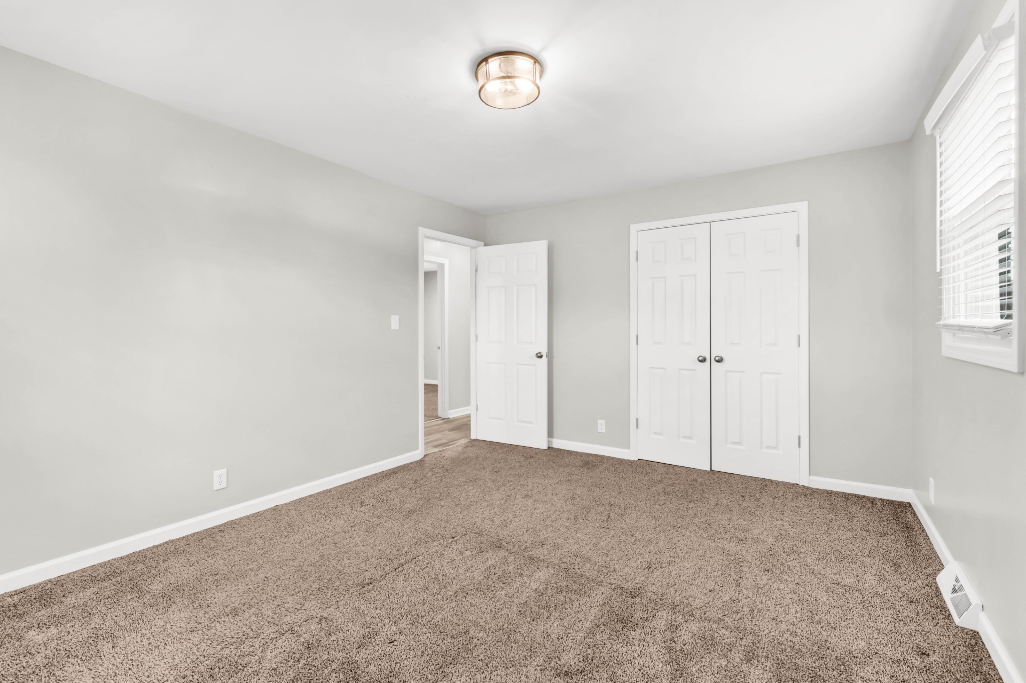 306 Dale Ter Property Photo 28