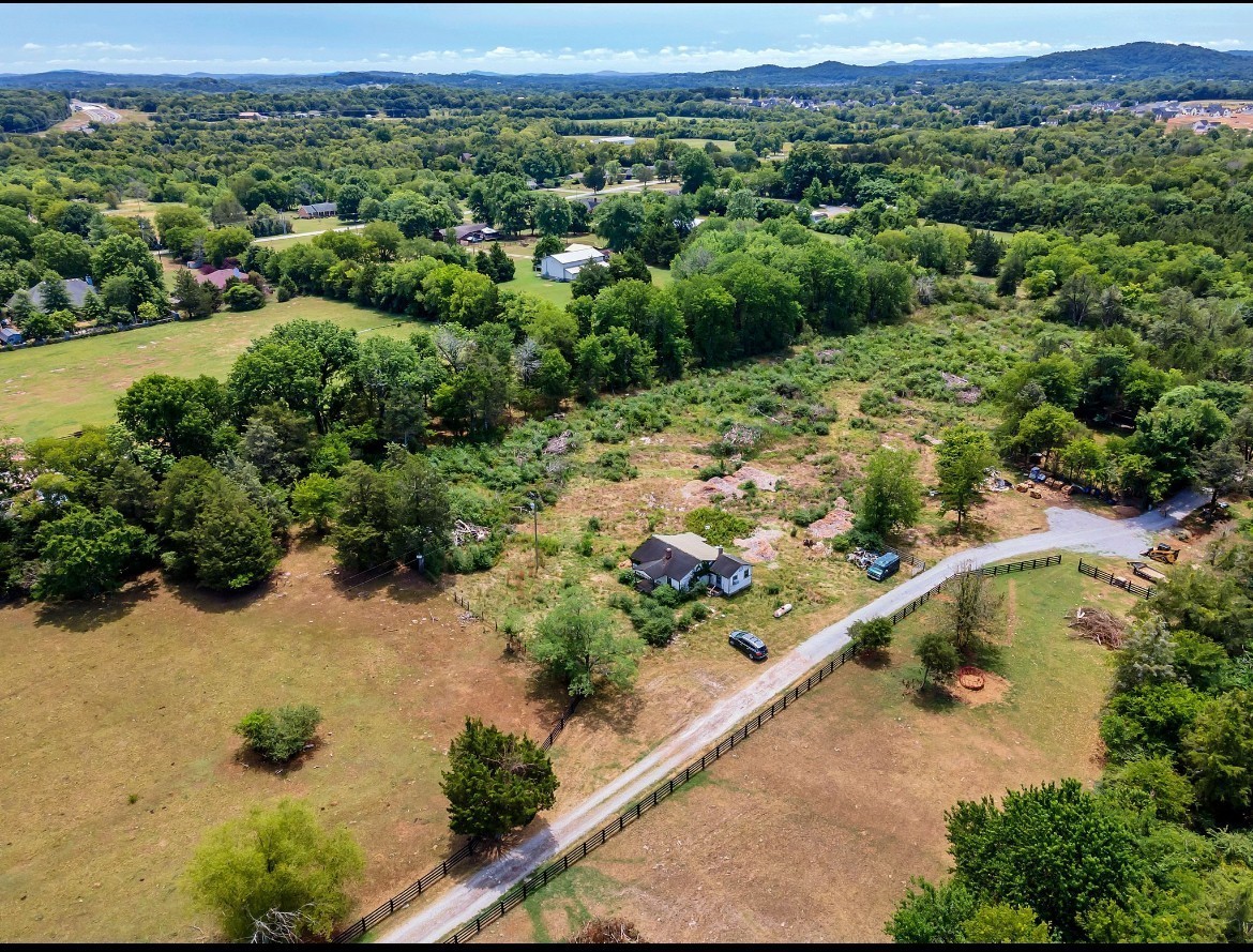 4655 Murfreesboro Rd Property Photo 8