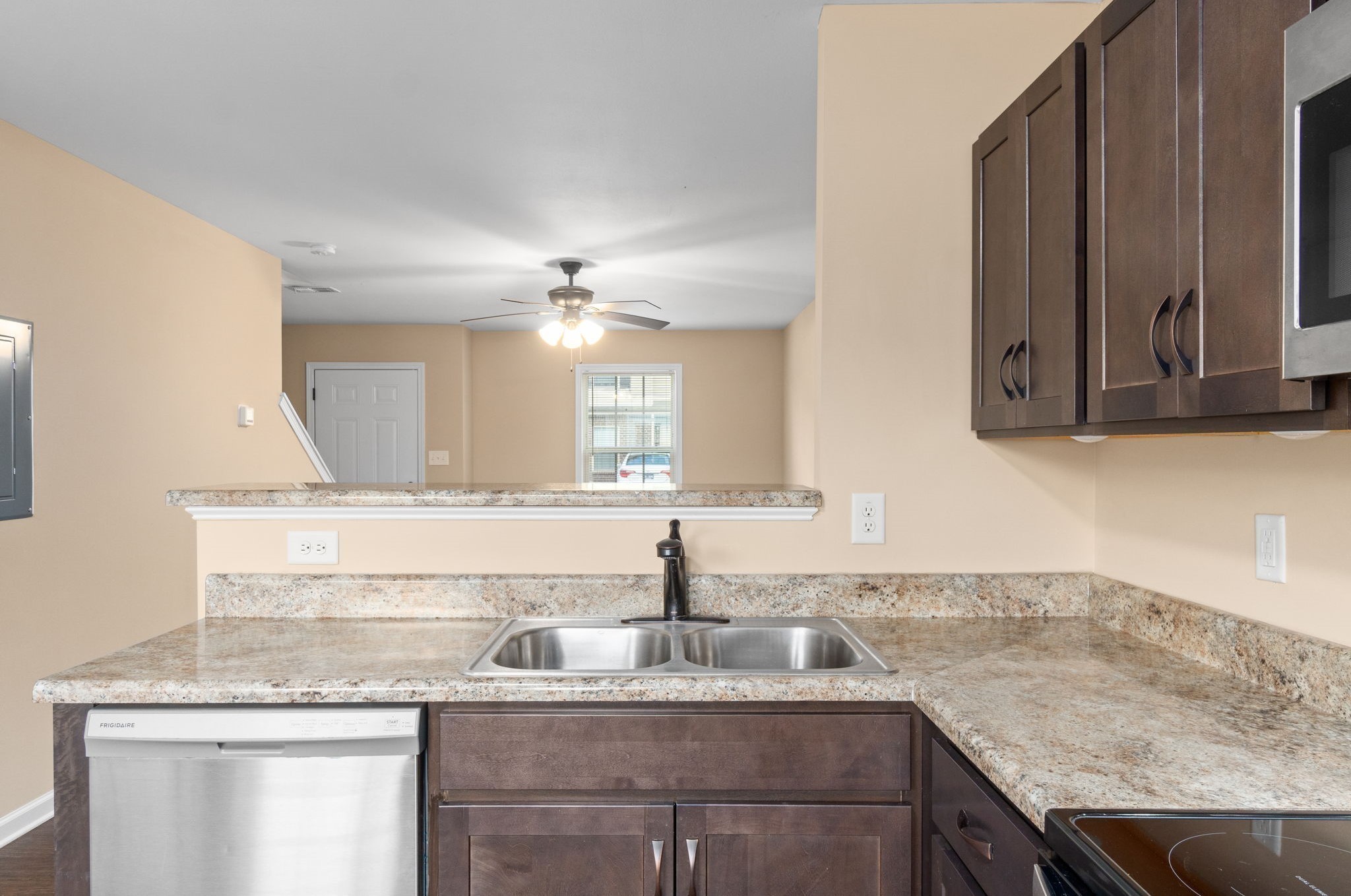 1110 Ashridge Drive Property Photo 12