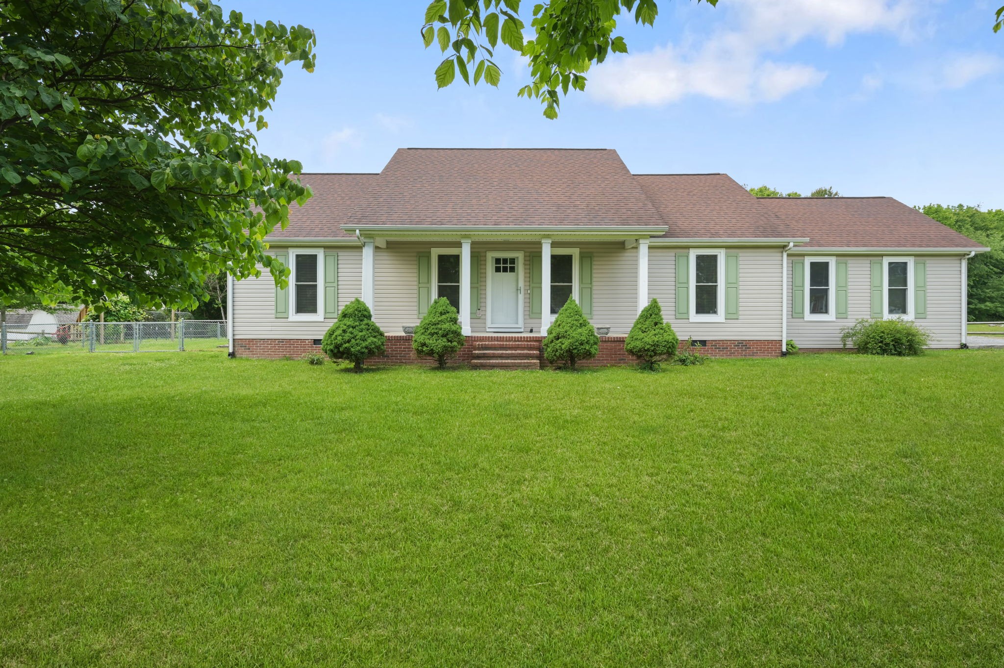 14 Long Meadow Dr